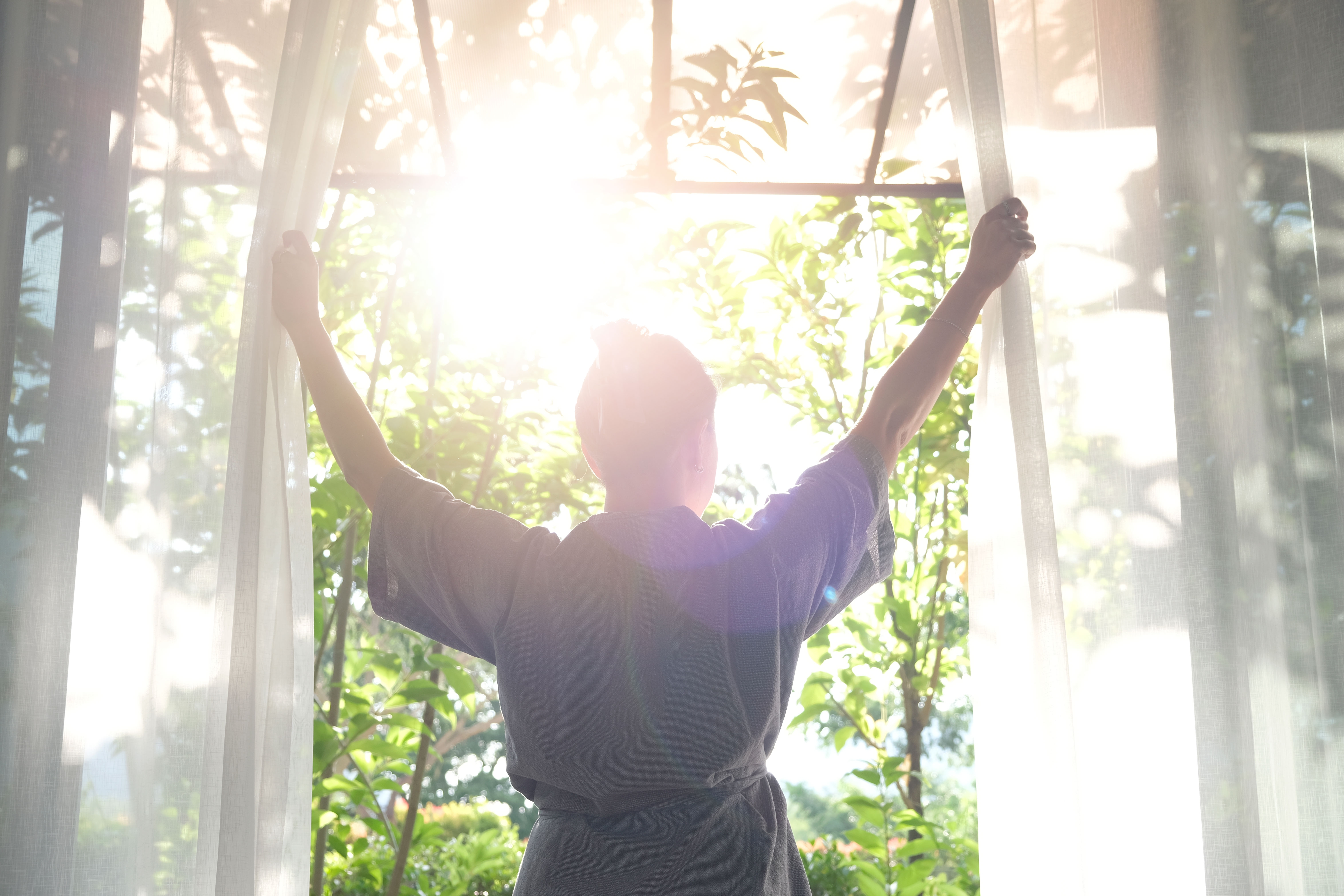 Baños de sol y exposición a la luz: Cuidados y sugerencias para regular el consumo de Vitamina D