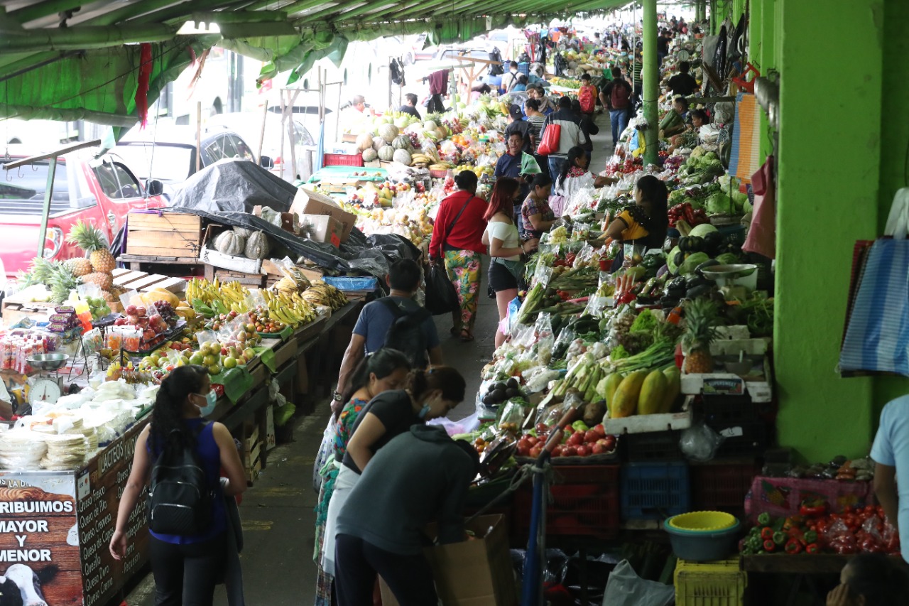 Uno de los principales motivos de satisfacción para el gobierno en relación con el contexto internacional es la estabilidad macroeconómica, que incluye un control adecuado de los precios de la economía. (Foto Prensa Libre: Hemeroteca PL) 