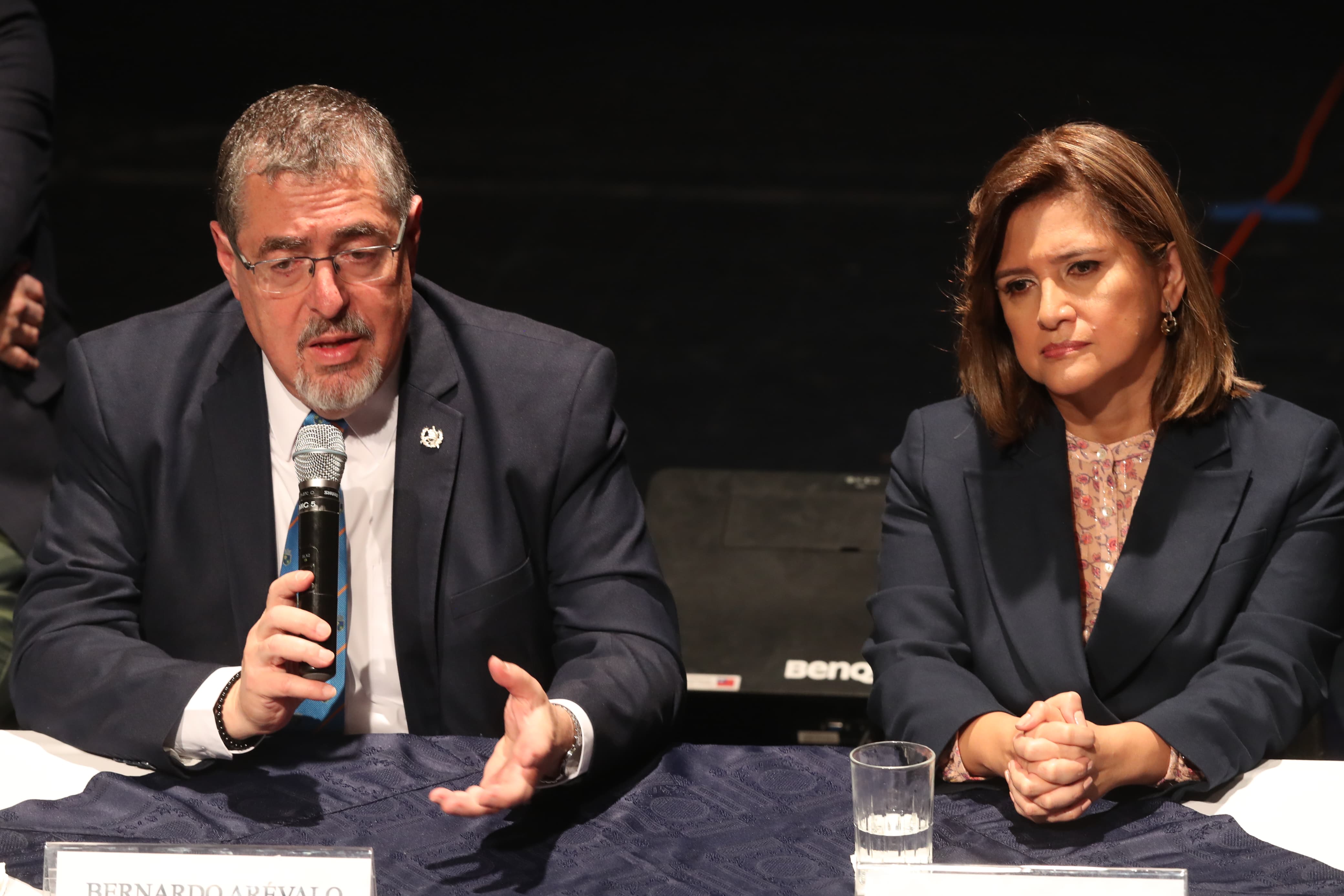 Bernardo Arévalo y Karin Herrera tomarán posesión como presidente y vicepresidenta el próximo 14 de enero. (Foto Prensa Libre: Esbin García)