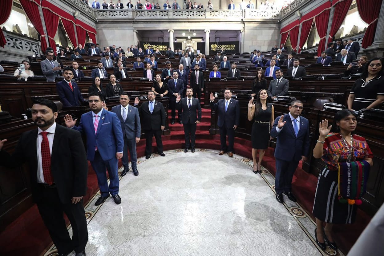 La nueva Junta Directiva del Congreso está liderada por el diputado Nery Ramos, del partido político Azul. Fotografía: Congreso de la República. 