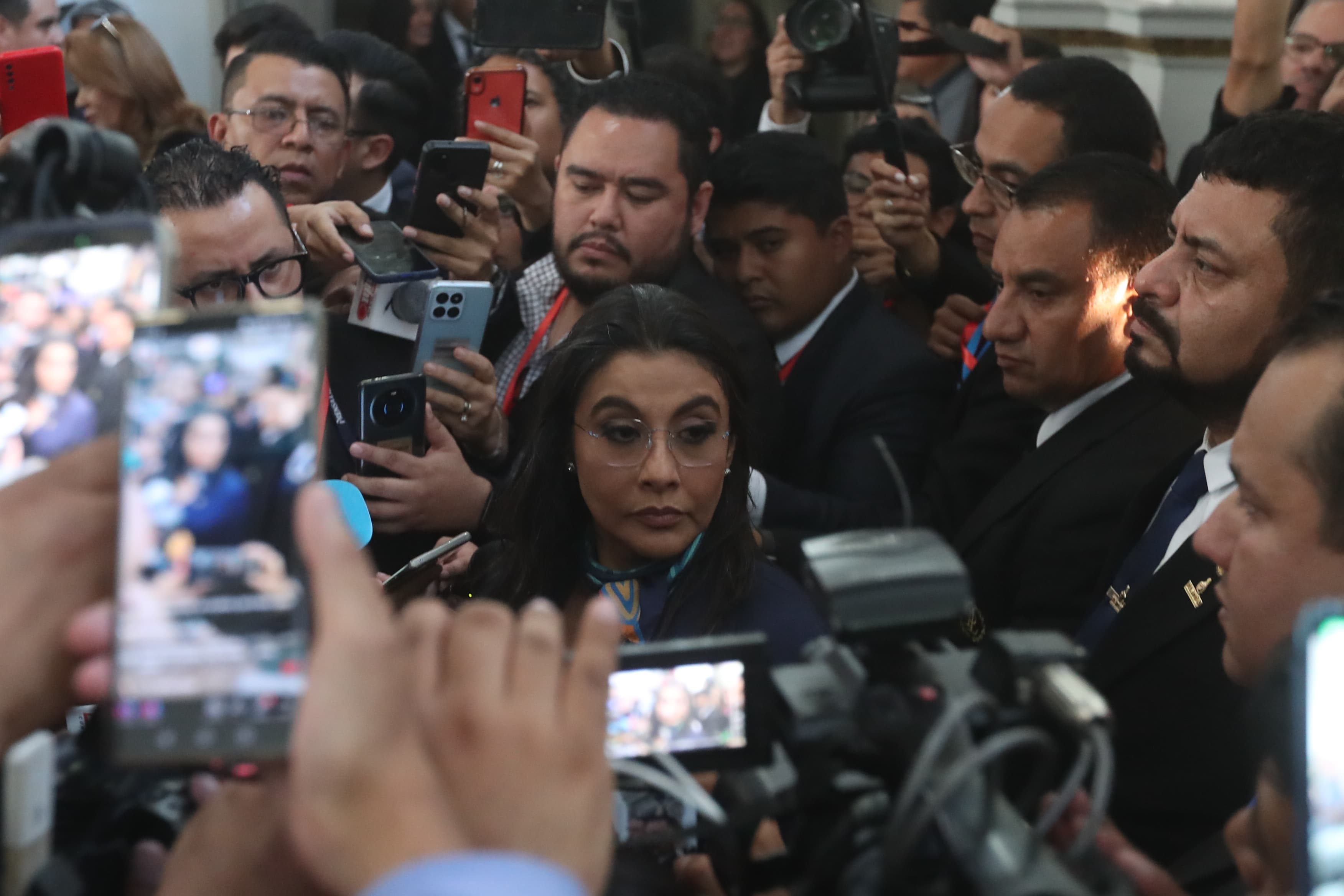 Momentos de tensión en Guatemala: disputa en el Congreso causa retrasos previo a la toma de posesión de Bernardo Arévalo como presidente'