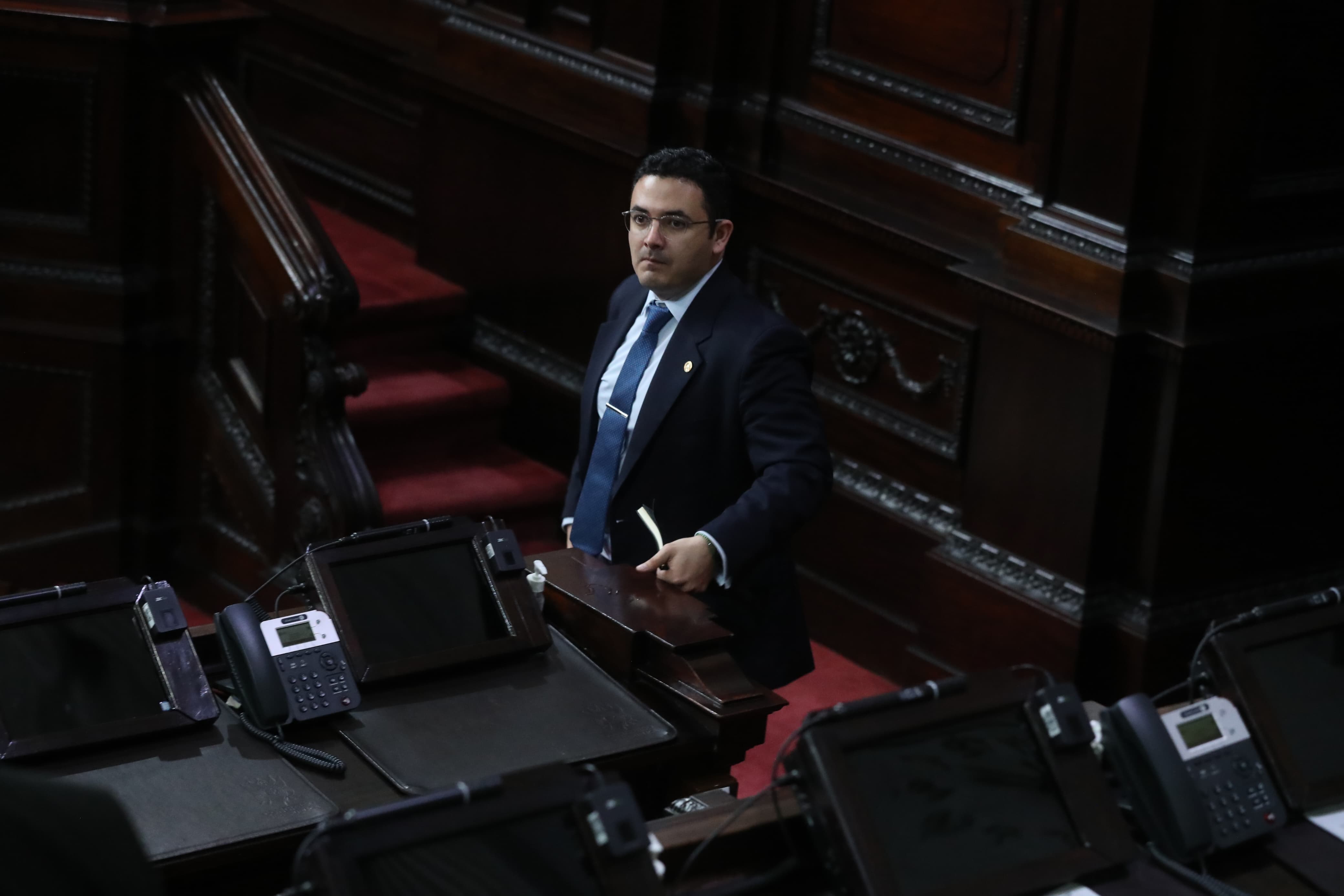 El diputado Samuel Pérez Álvarez podrá conocer el expediente del caso que se sigue en contra del partido Movimiento Semilla, luego de la una sala lo amparara y ordenara al juez Fredy Orellana emitir una nueva resolución. (Foto Prensa Libre: Esbin García)