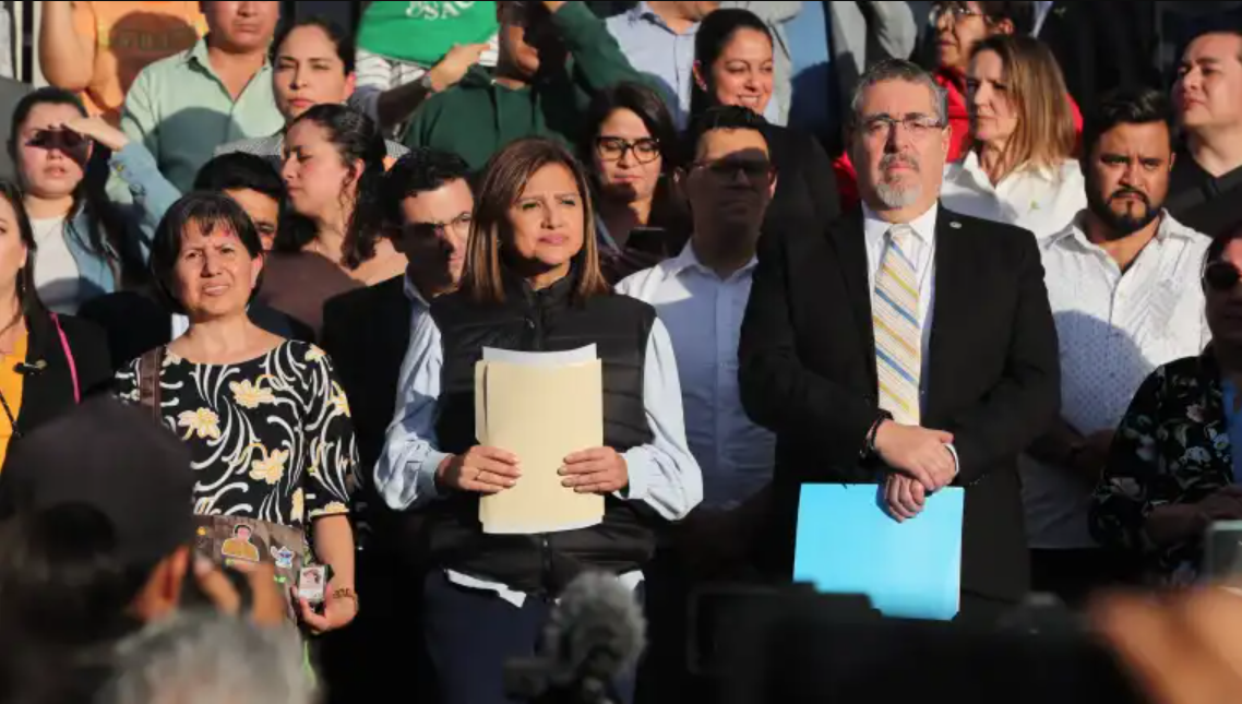 El binomio electo dará a conocer el gabinete de gobierno a una semana de la toma de posesión. (Foto Prensa Libre: Elmer Vargas)