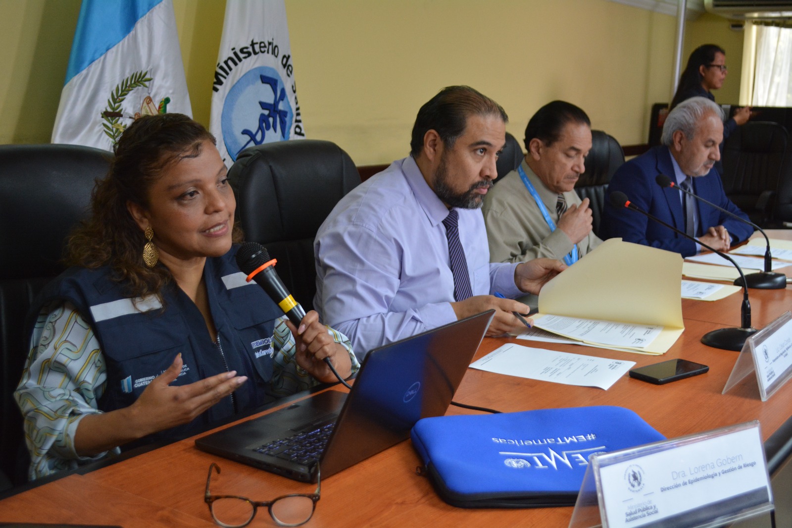 ministerio de salud conferencia de prensa sobre enfermedad reurológica aguda (16)