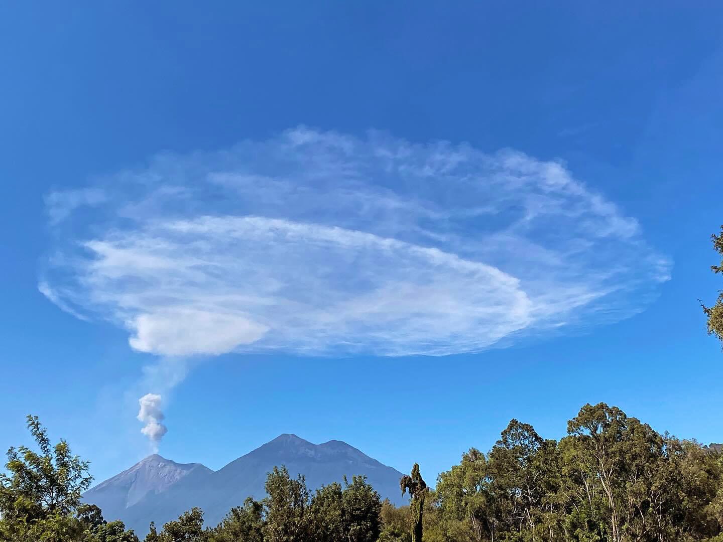 nube volcan de fuego hoy 19 de enero 2024