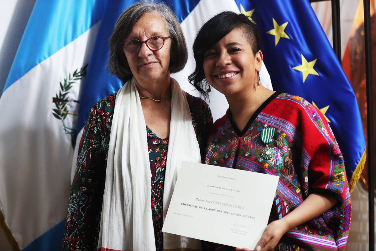 Odile Roussel y Sara Curruchich