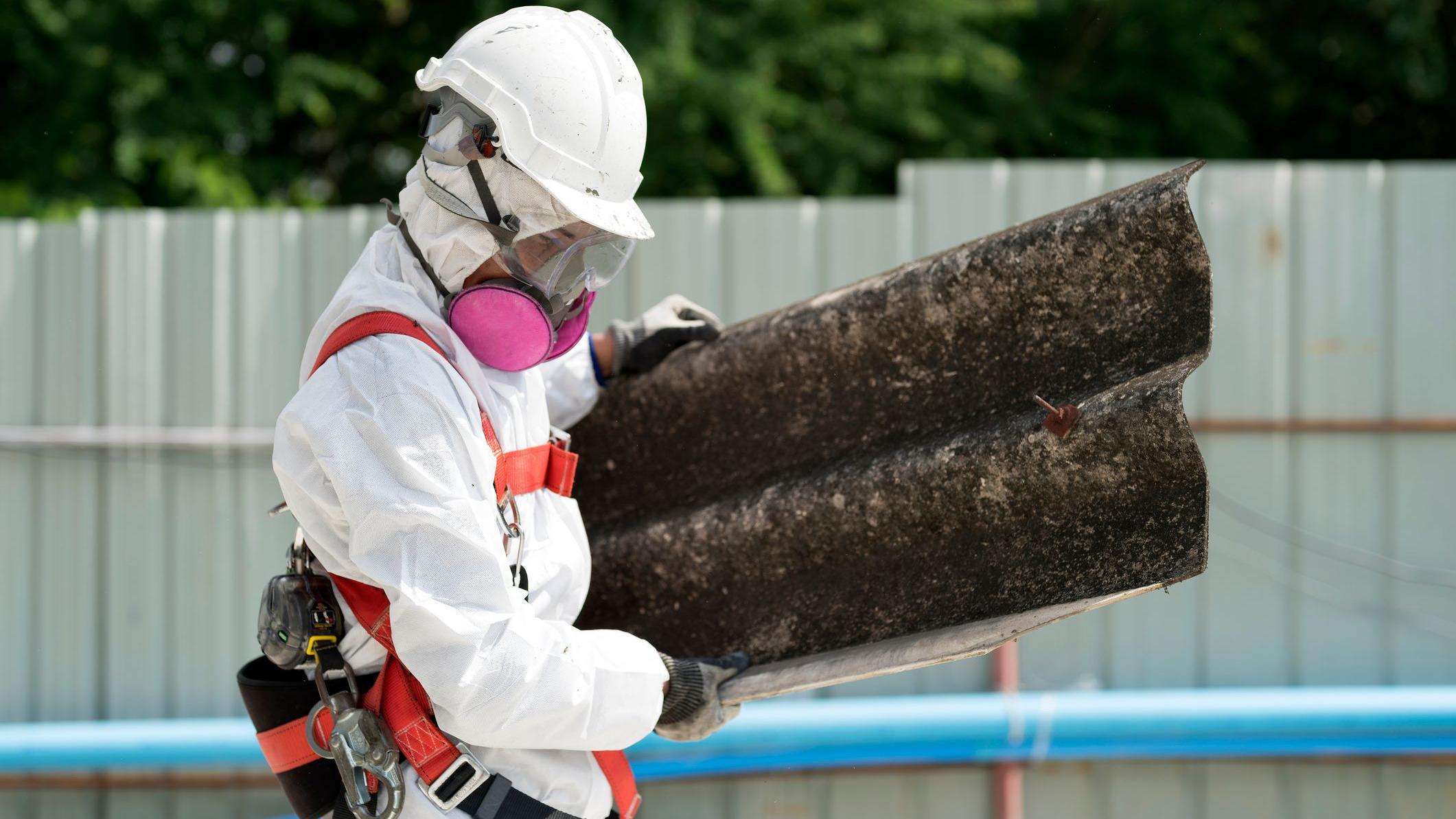 Por sus propiedades ignifugas y aislantes, el asbesto se utilizó mucho en la construcción. 

Getty Images