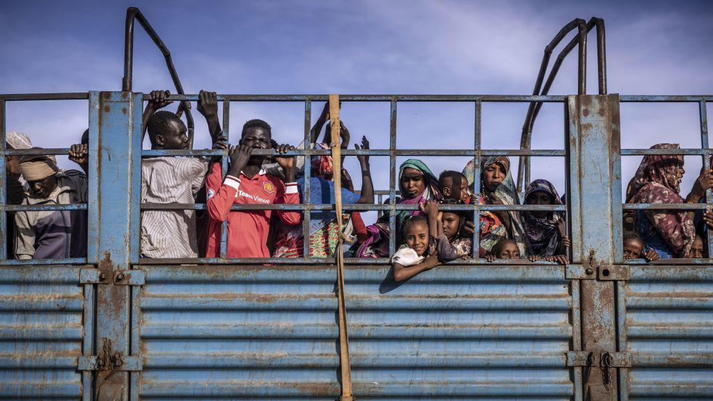 Más de ocho millones de personas han sido desplazadas por los violentos enfrentamientos que comenzaron en abril, afirma la ONU. FOTO: GETTY IMAGES