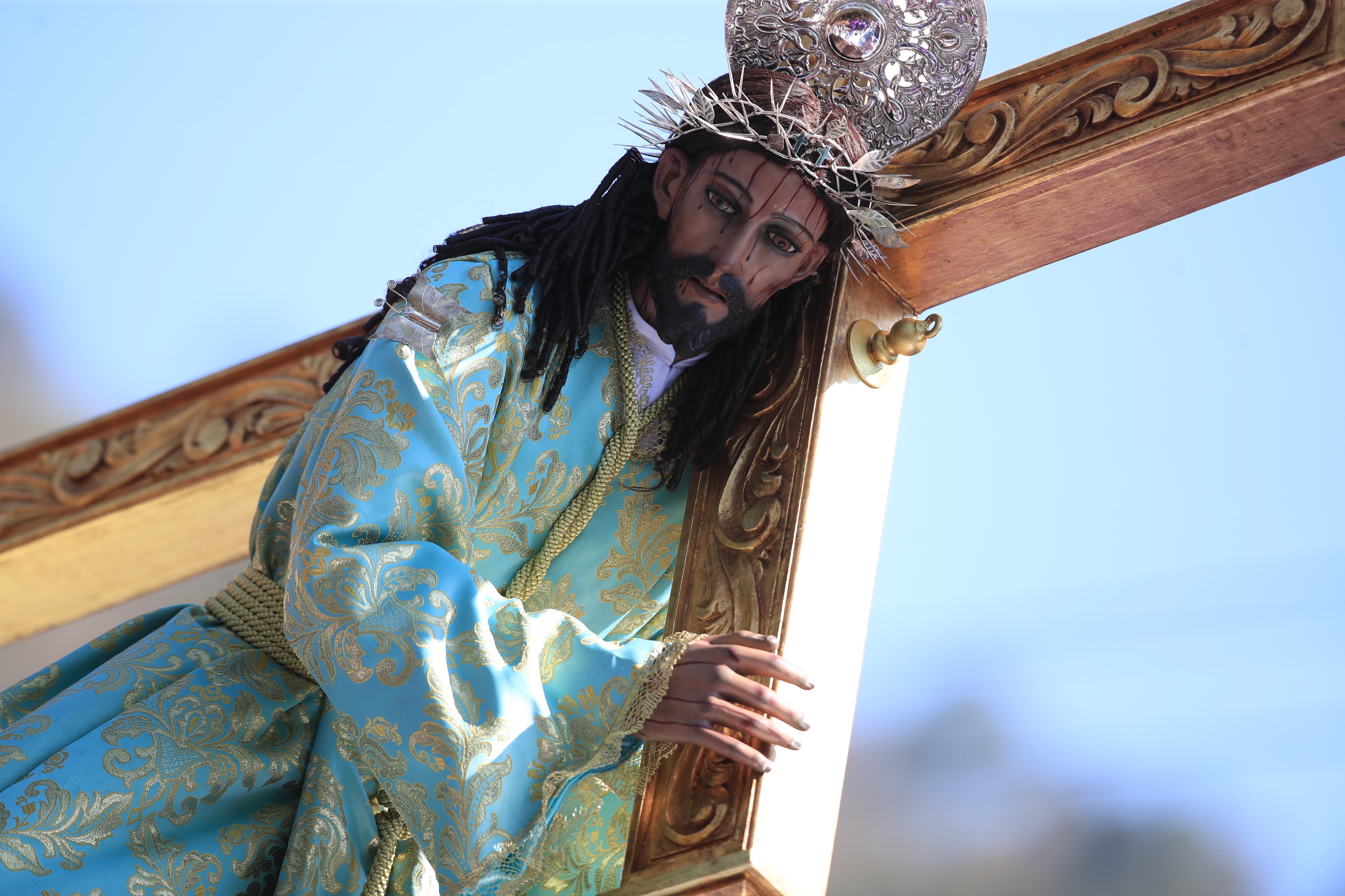Jesús Nazareno de la Aldea Santa Inés del Monte Pulciano, recorre las calles de la ciudad colonial. La imagen de Jesús salió por primera vez el segundo domingo de cuaresma de 1944.   (Foto Prensa Libre: Carlos Hernández Ovalle)