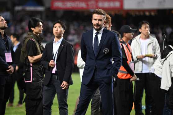 Estas son algunas de las imágenes desde el arribo de Lionel Messi con el Inter Miami a Hong Kong, hasta el partido contra un combinado del país. (Foto Prensa Libre: AFP)