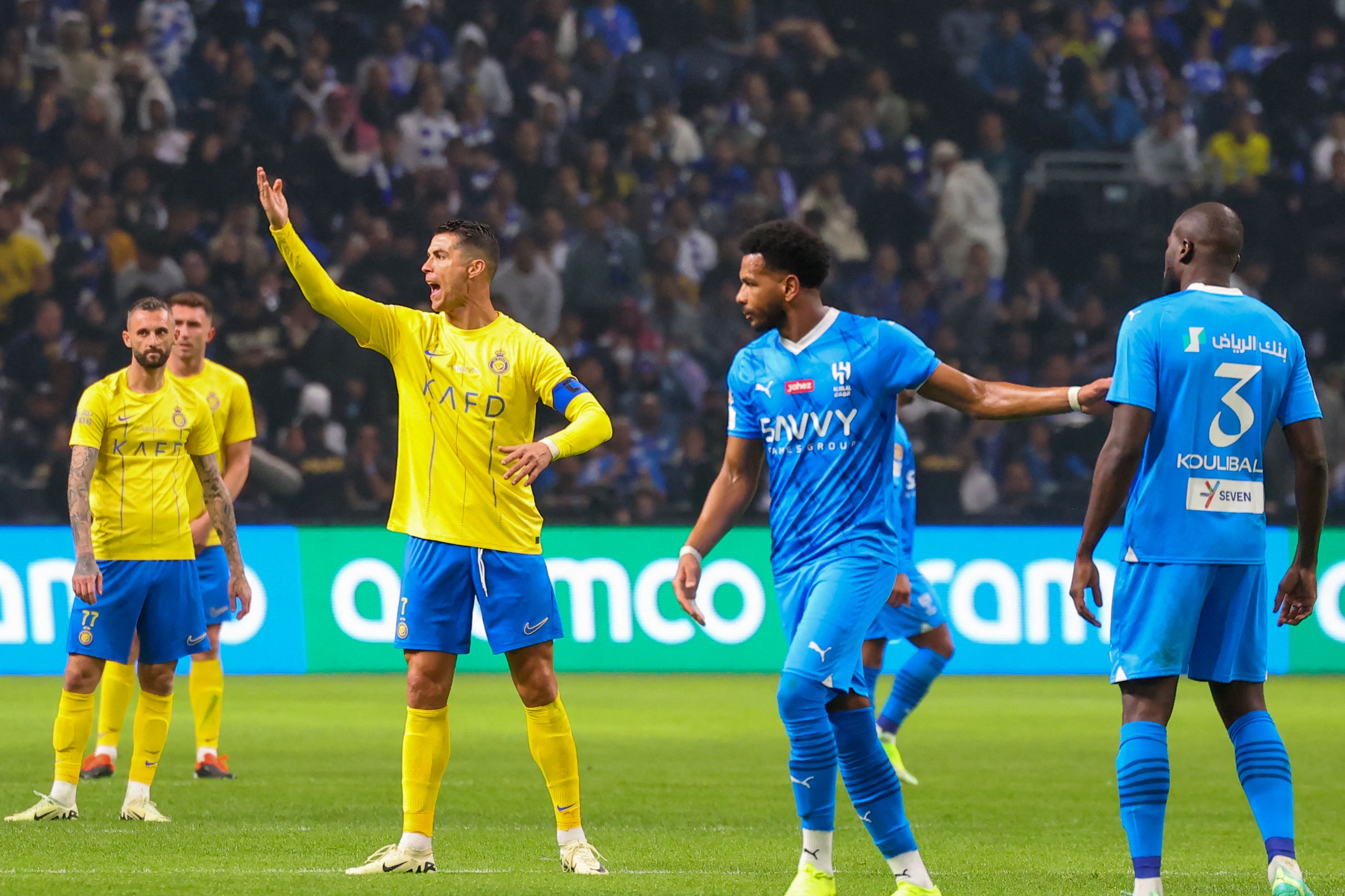 Cristiano Ronaldo reacciona durante el partido contra el Al Hilal.