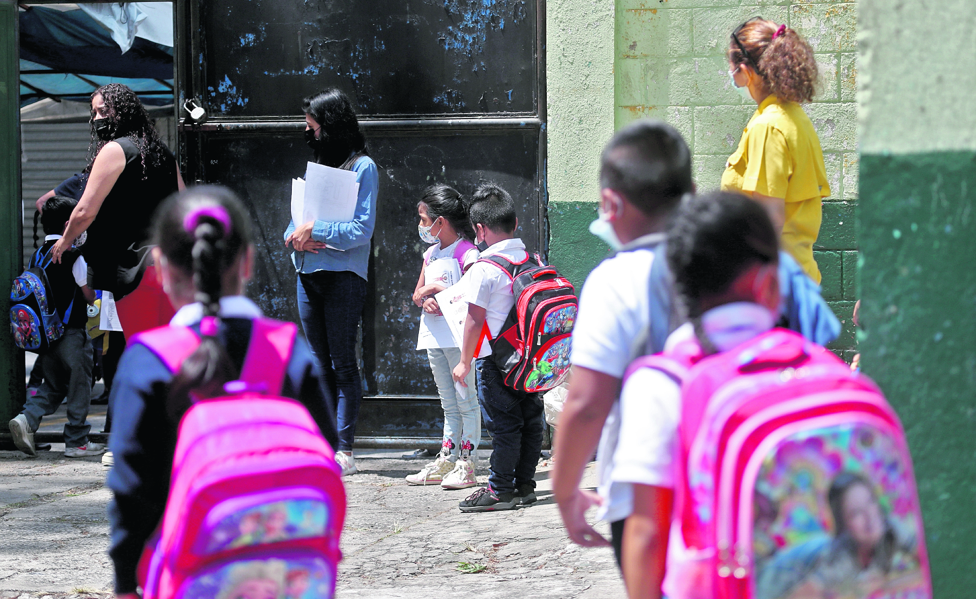 Escuela  Mixta numero 52 Emma Gonzalez de López, ya esta en clases presenciales en algunos grados los padres de familia están de acuerdo a que sus hijos vallan a recibir clases debido que no siempre cuentan con dinero para cobrar internet y puedan recibir las clases de esa forma.

Fotografía. Erick Avila:           24/03/2022