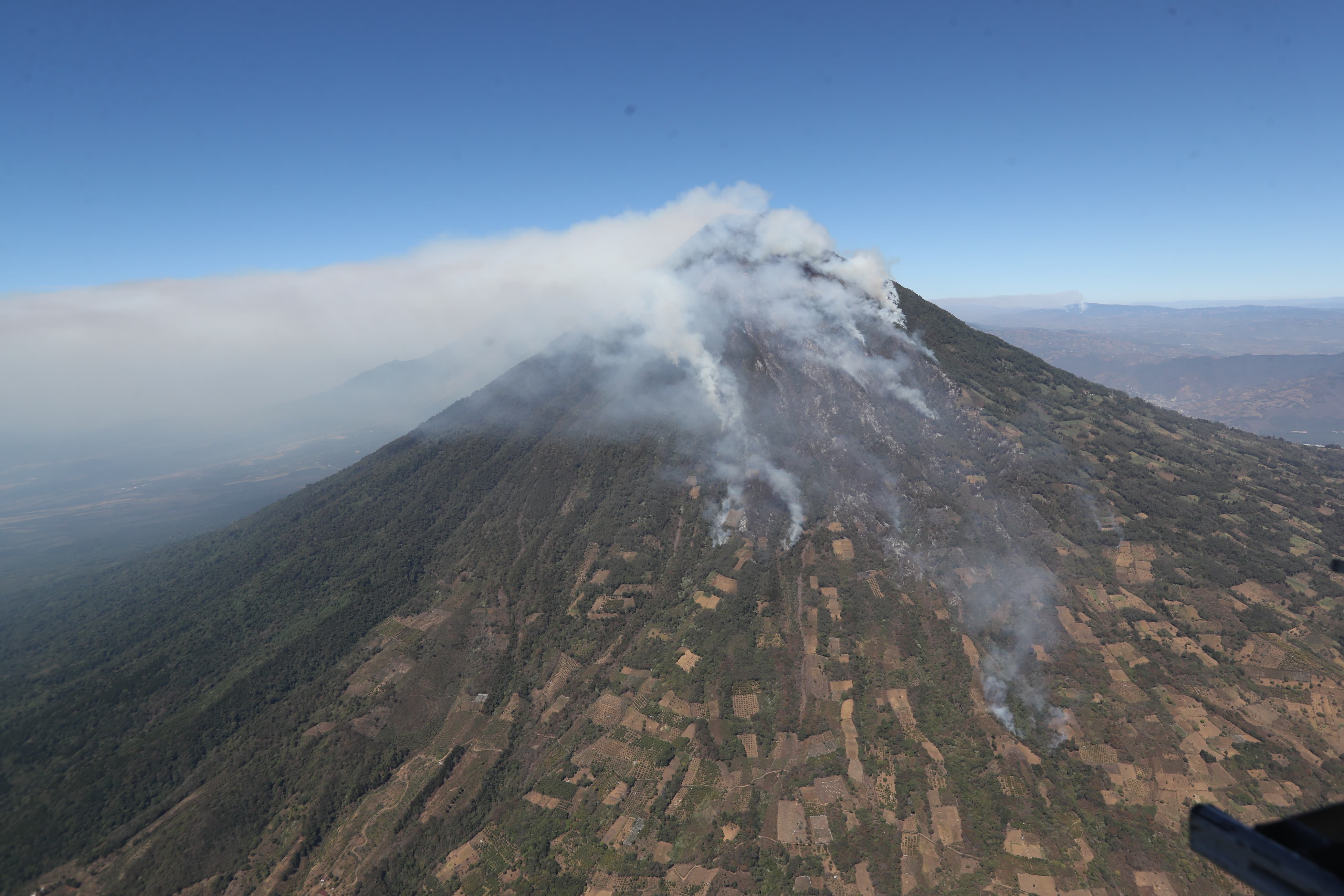 Incendio forestal volcán de Agua