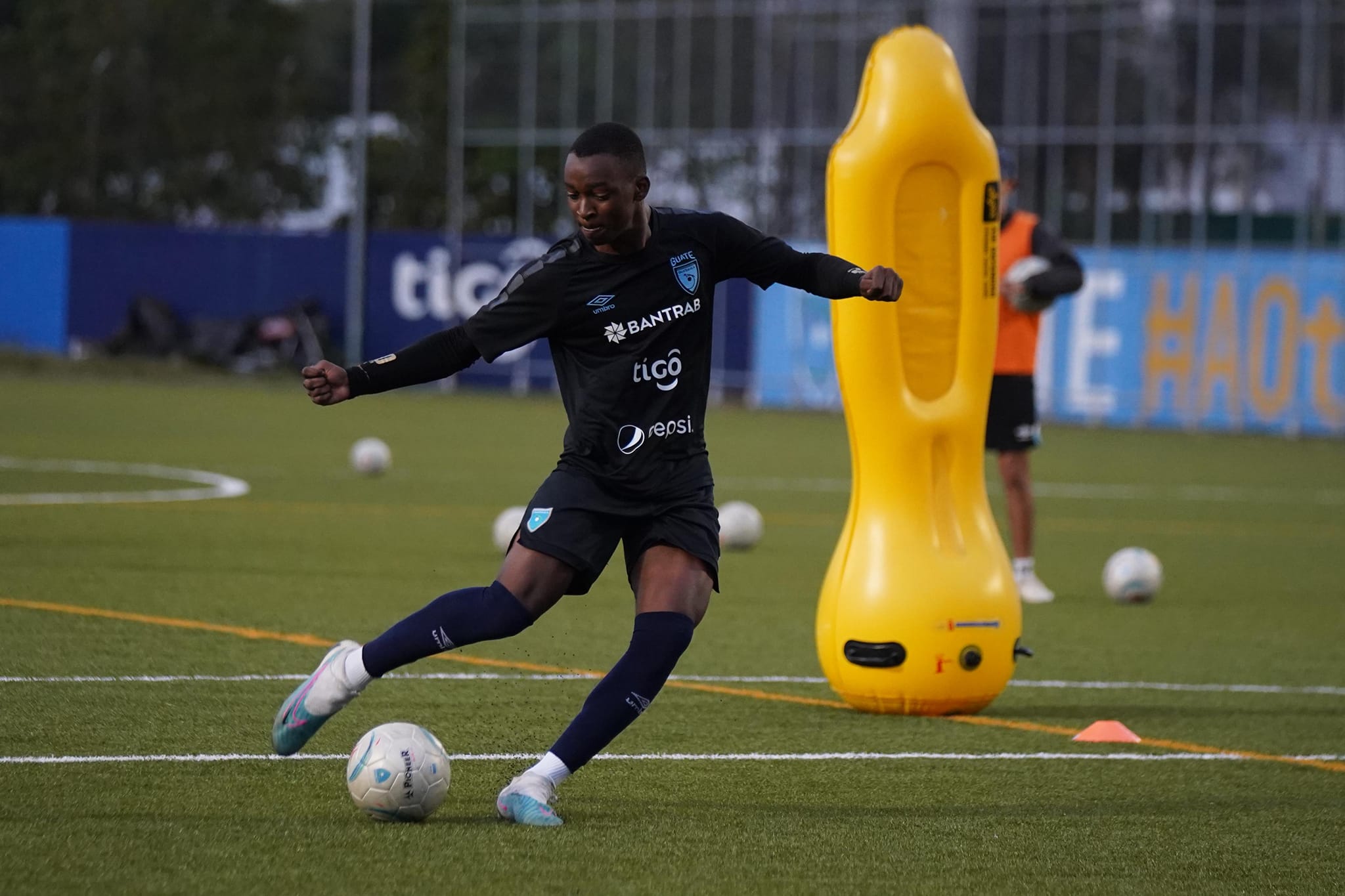 El juvenil Marvin Ávila Jr en un entrenamiento con la Selección Sub 20.