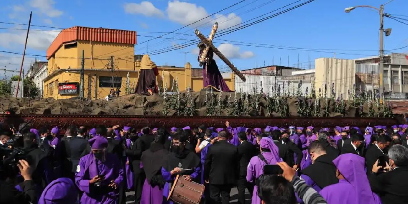 Varias procesiones recorrerán la capital durante la Cuaresma y Semana Santa 2024. (Foto Prensa Libre: Hemeroteca PL) 