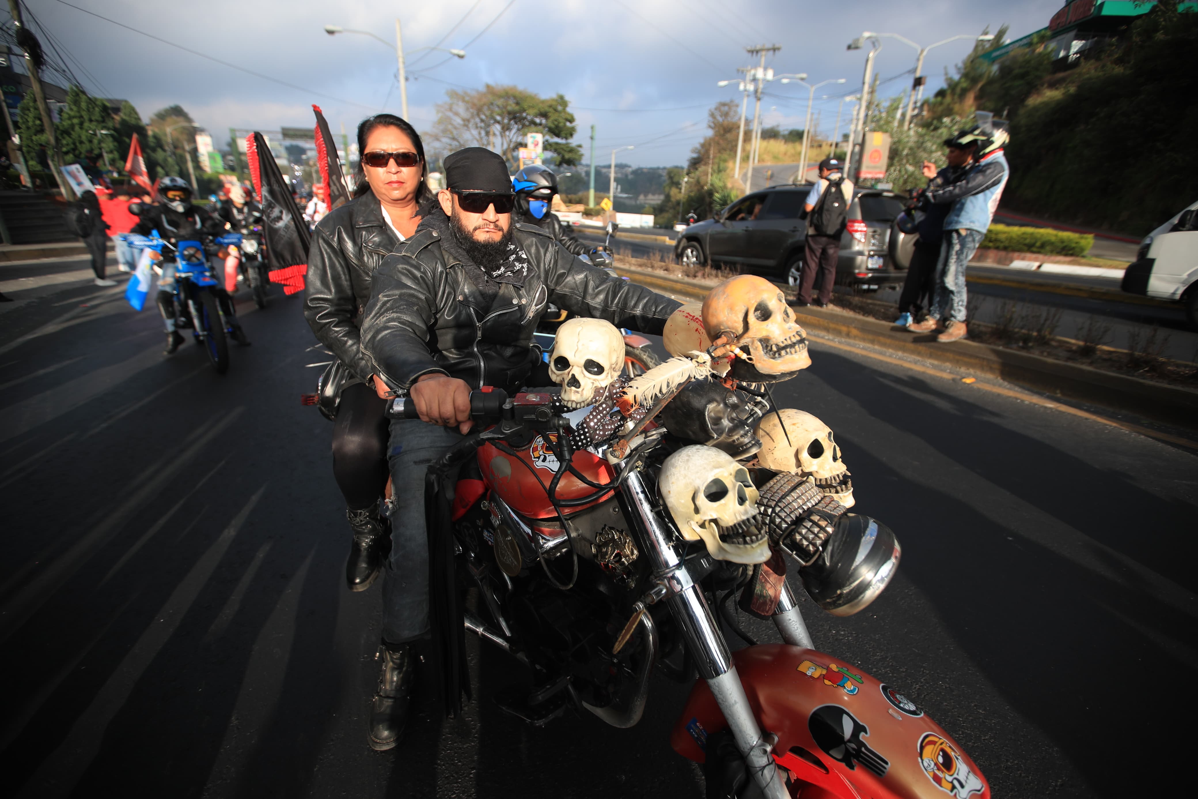 La Caravana del Zorro dejó el descubierto la creatividad de sus participantes con disfraces que sorprendieron a los asistentes. Fotografía: Prensa Libre (Carlos Hernández). 