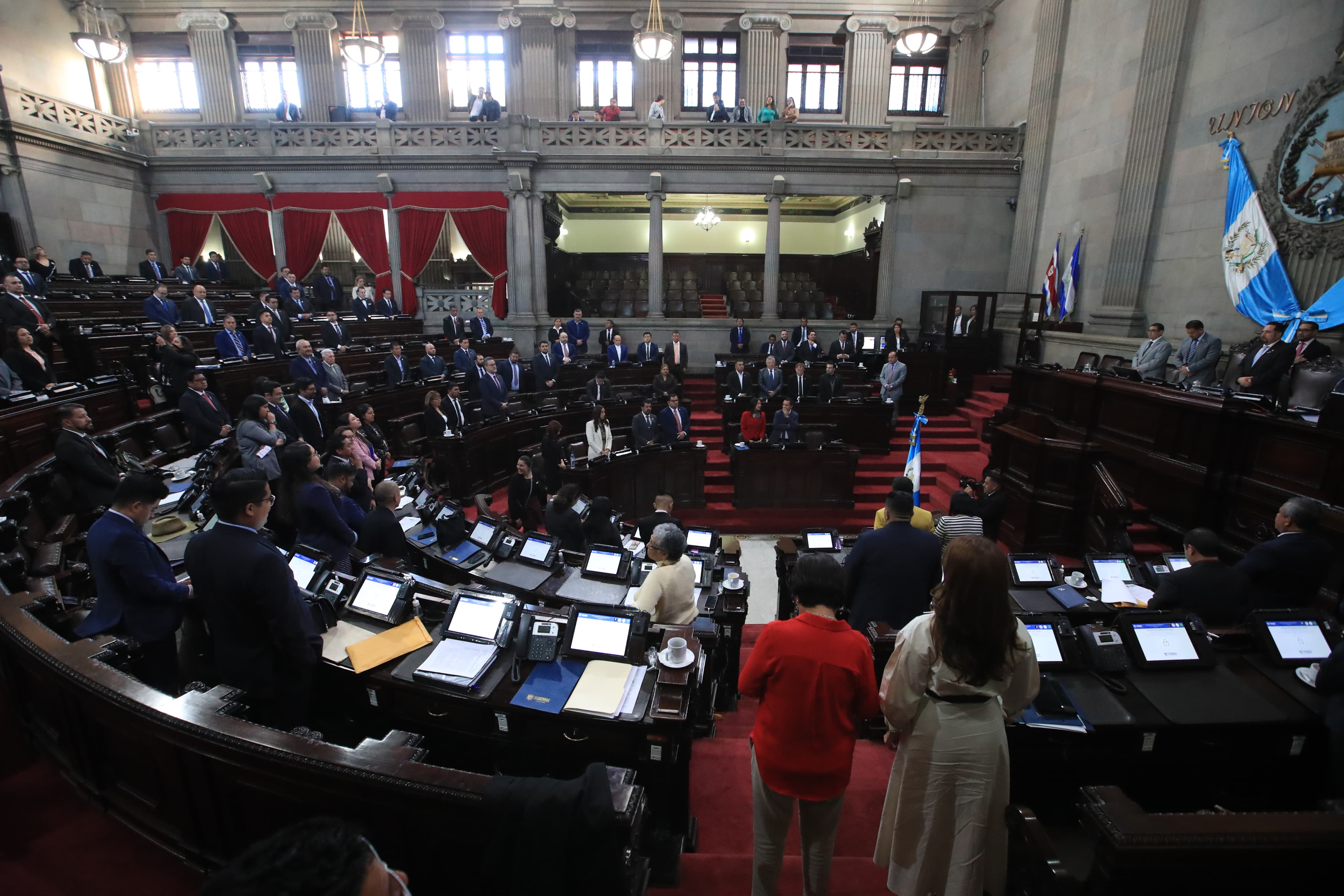 Ahora los diputados deben programar la aprobación de la ley de tarjetas de crédito por articulos y redacción final. Fotografía: Prensa Libre (Carlos Hernández). 