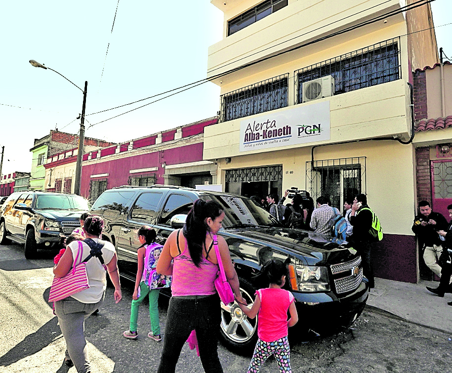 Fachada de la sede de Alerta Alba Keneth ubicada en la 12 calle A 11-40 zona  1.


Foto Estuardo Paredes         11/01/18