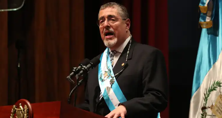El presidente Bernardo Arévalo tomó posesión a la media noche del 15 de enero. (Foto Prensa Libre: Esbin García).