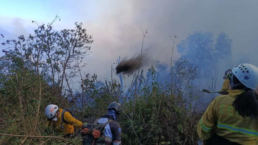 incendio forestal volcan de agua (1)