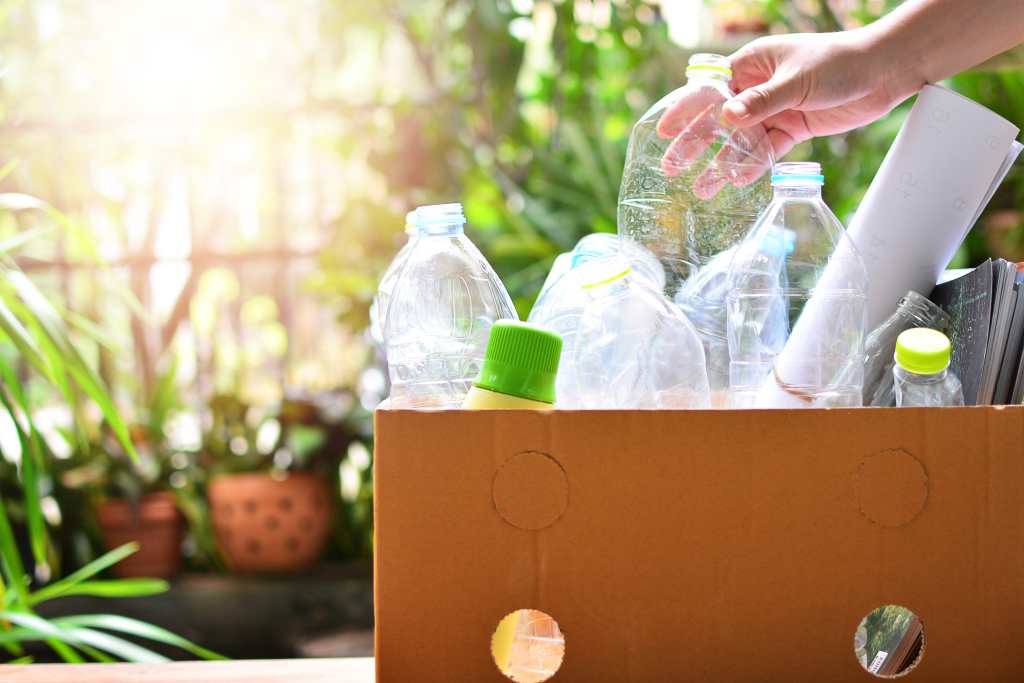 Cómo darle una segunda vida al plástico desde la casa