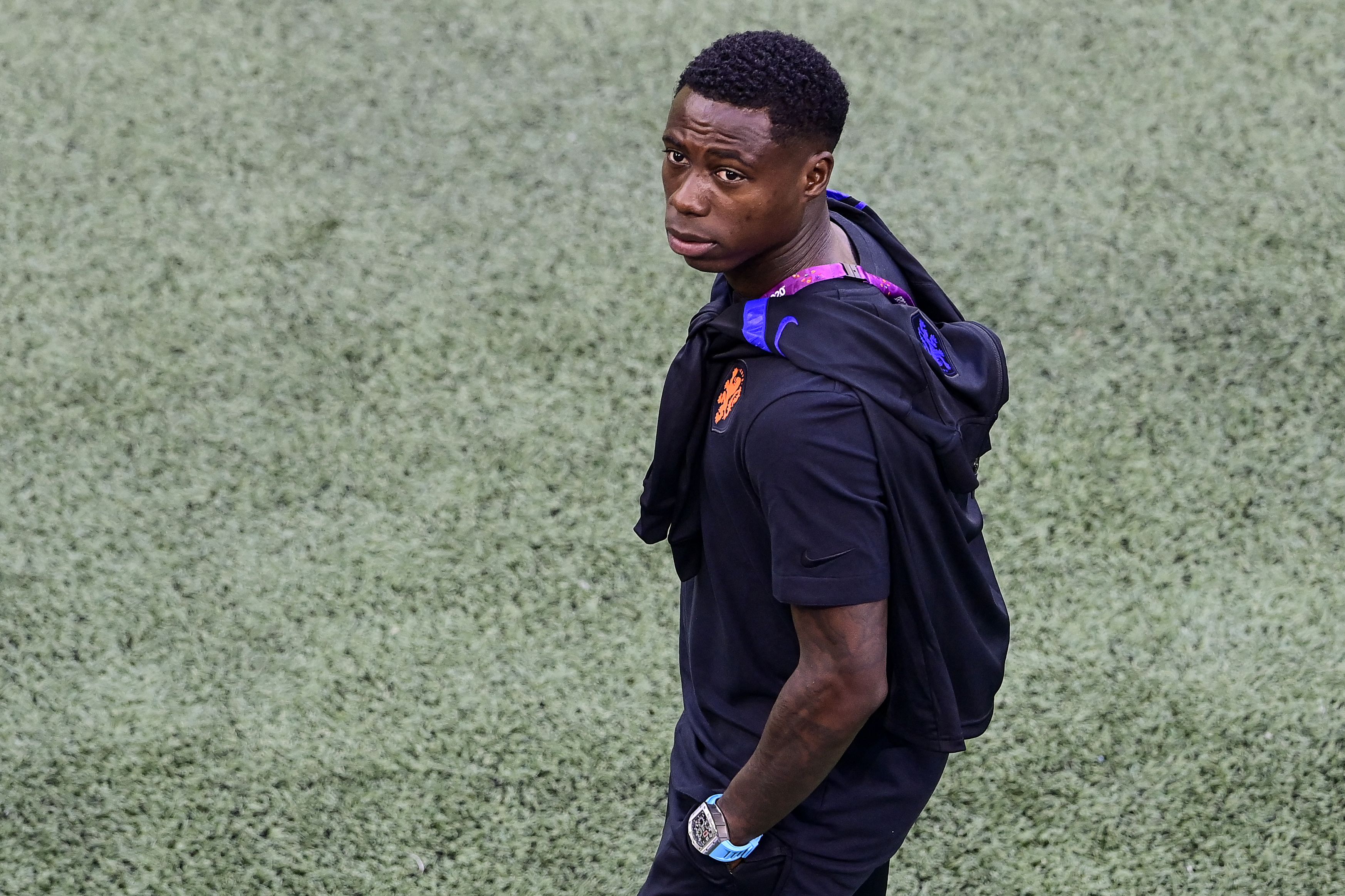 El exmediocampista de los Paises Bajos, Quincy Promes, durante la Euro 2020 frente a Ucrania (Foto Prensa Libre: AFP)