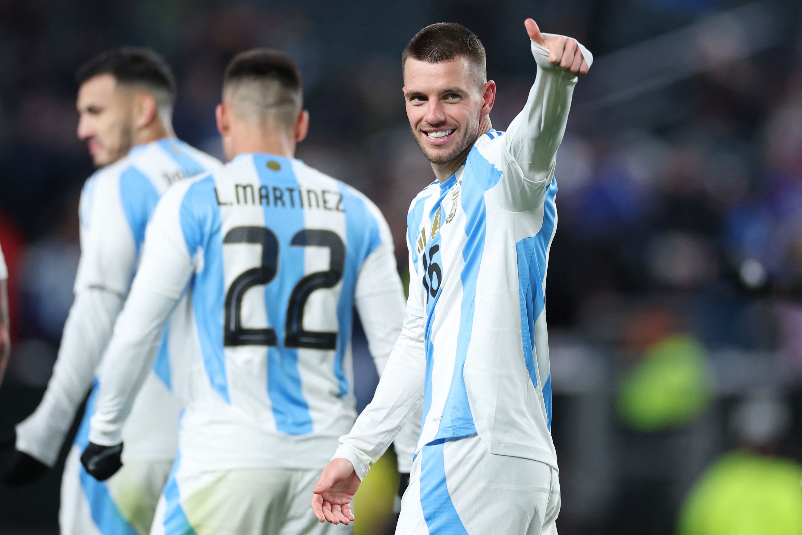 Giovani Lo Celso celebra su gol ante El Salvador.