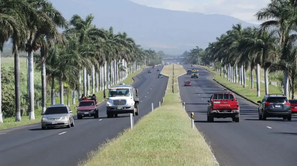 Autopista Palín Escuintla peaje tránsito vehículos Semana Santa