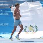 Luis Grijalva compartió un espacio con autoridades y estuvo presente en la inauguración de una pista de atletismo.