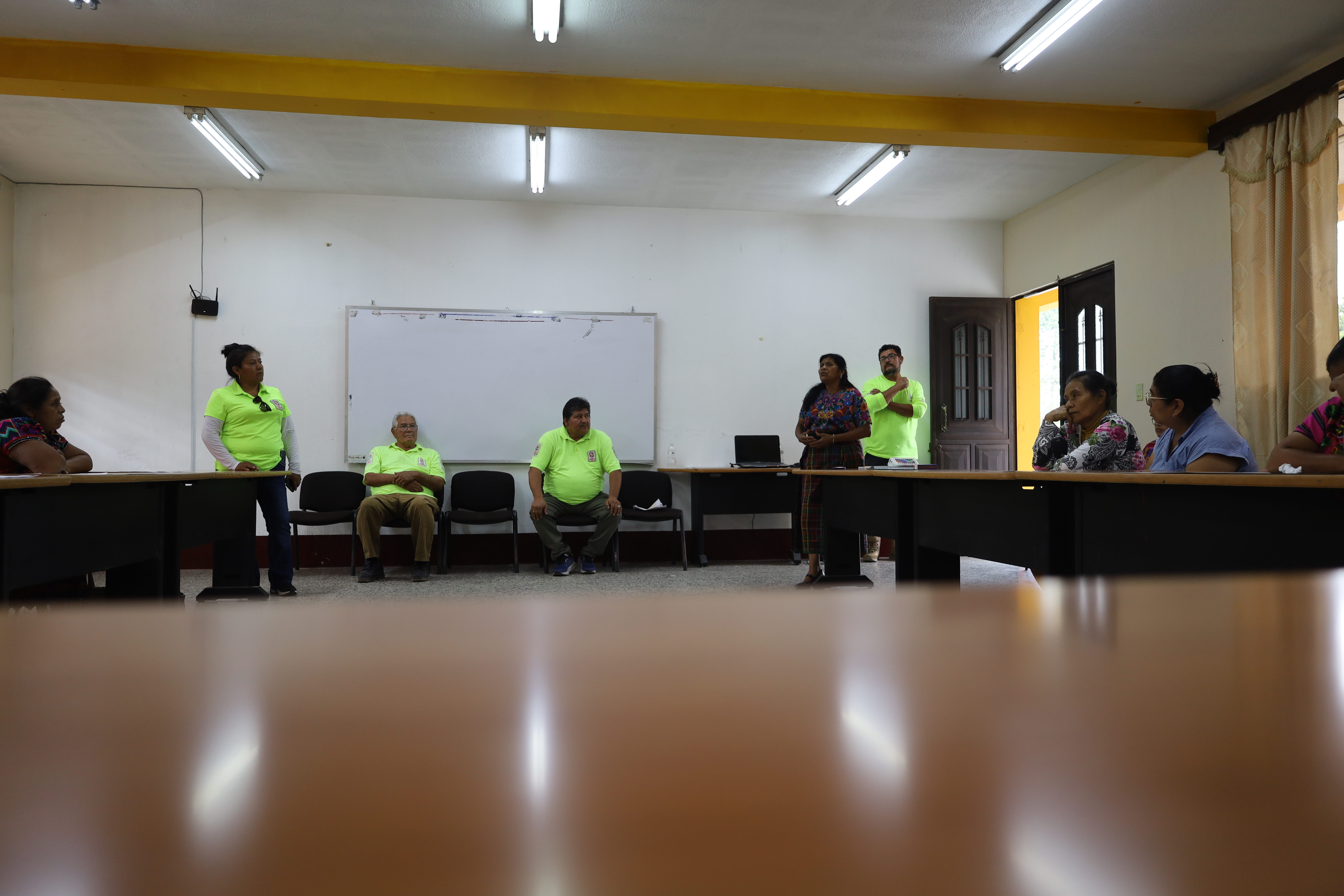 Integrantes de la organización Águilas del Desierto, que se encargan de buscar y rescatar a personas migrantes en los desiertos fronterizos entre México y Estados Unidos, visitaron tres departamentos en Guatemala y uno en Honduras. (Foto Prensa Libre: Águilas del Desierto, cortesía).