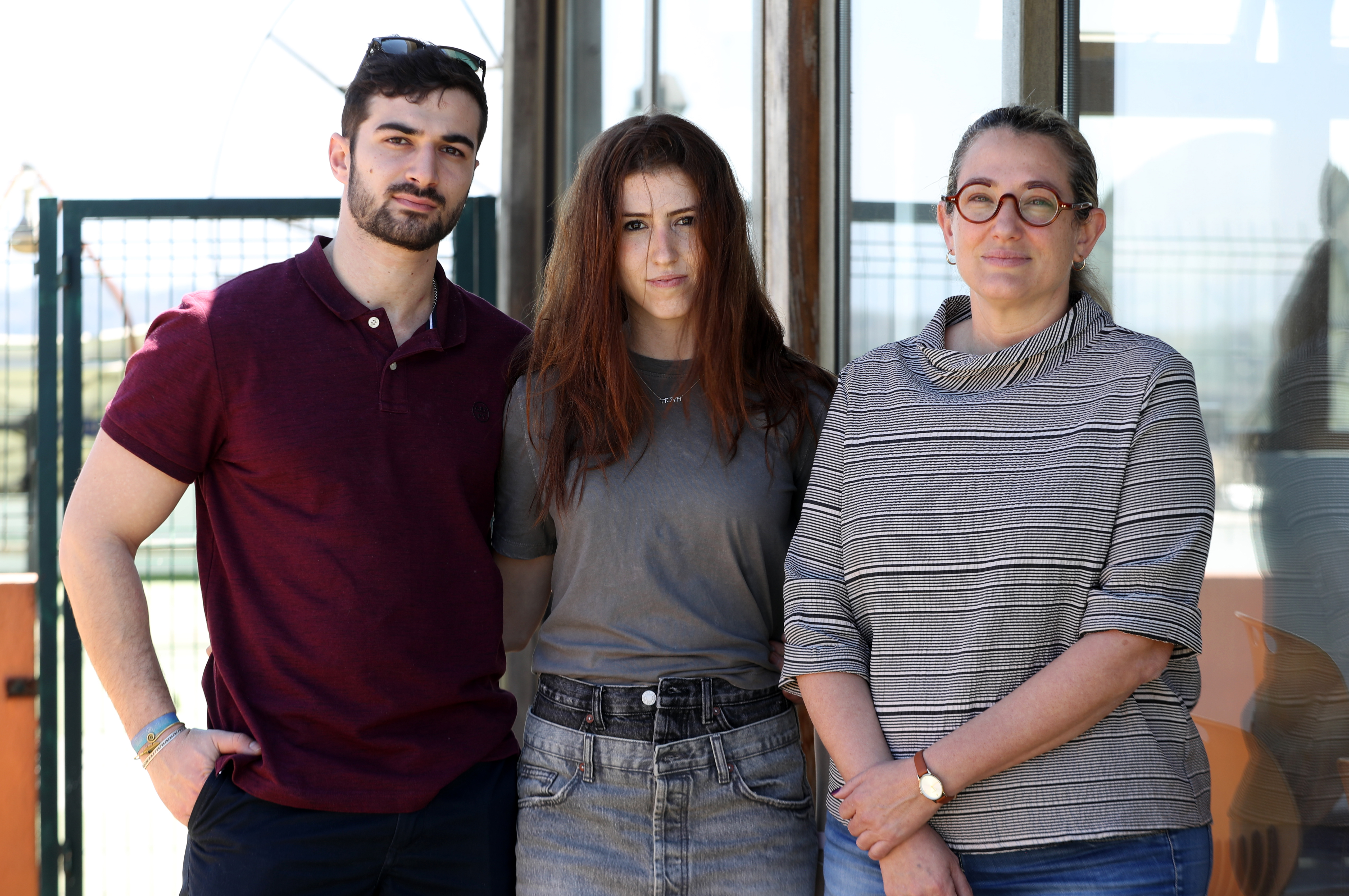 De derecha a derecha, la mayor Michal Hershkowitz, Maya Paritzer y Ron Elenitsky. (Foto Prensa Libre: María Renée Barrientos)