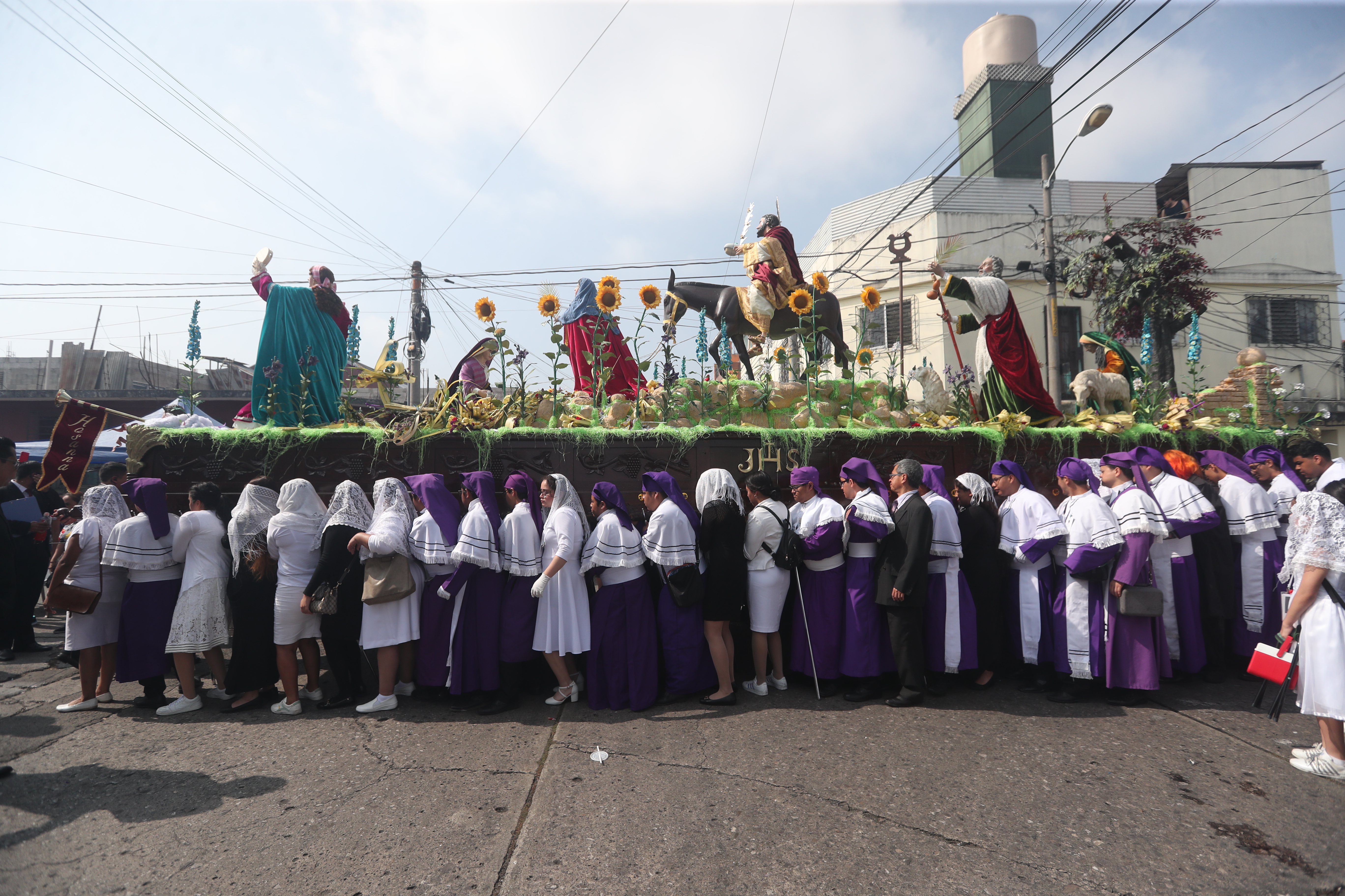 La primera vez que esta imagen salió en procesión fue en 1948 como parte de la celebración religiosa del Domingo de Ramos. (Fotografía Prensa Libre: Erick Avila)


