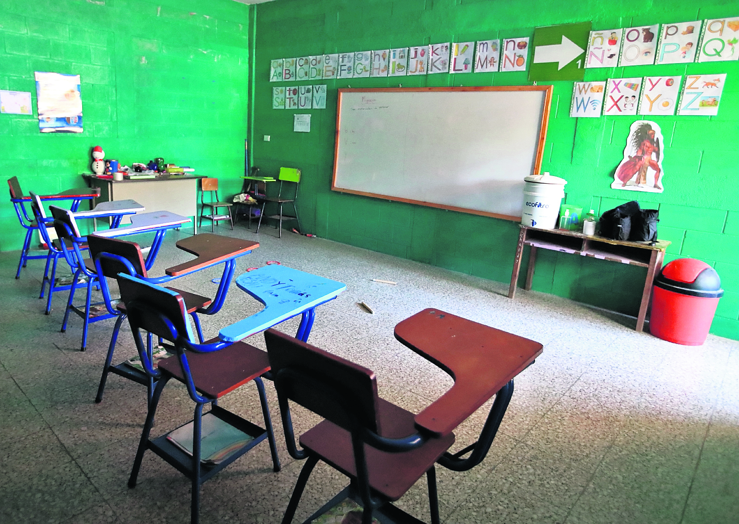 La Escuela Oficial Rural Mixta del Barrio la Joya en Pachalum Quiché, se enfrenta con la problemática del  posible cierre de escuelas por la falta de alumnos.


 con una extensión de 100 kilometros y una población de poco más de 9mil habitantes, Pachalum es uno de los municipios con mas registro de personas que migran a los Estados Unidos.

foto Carlos Hernández
06/06/2023