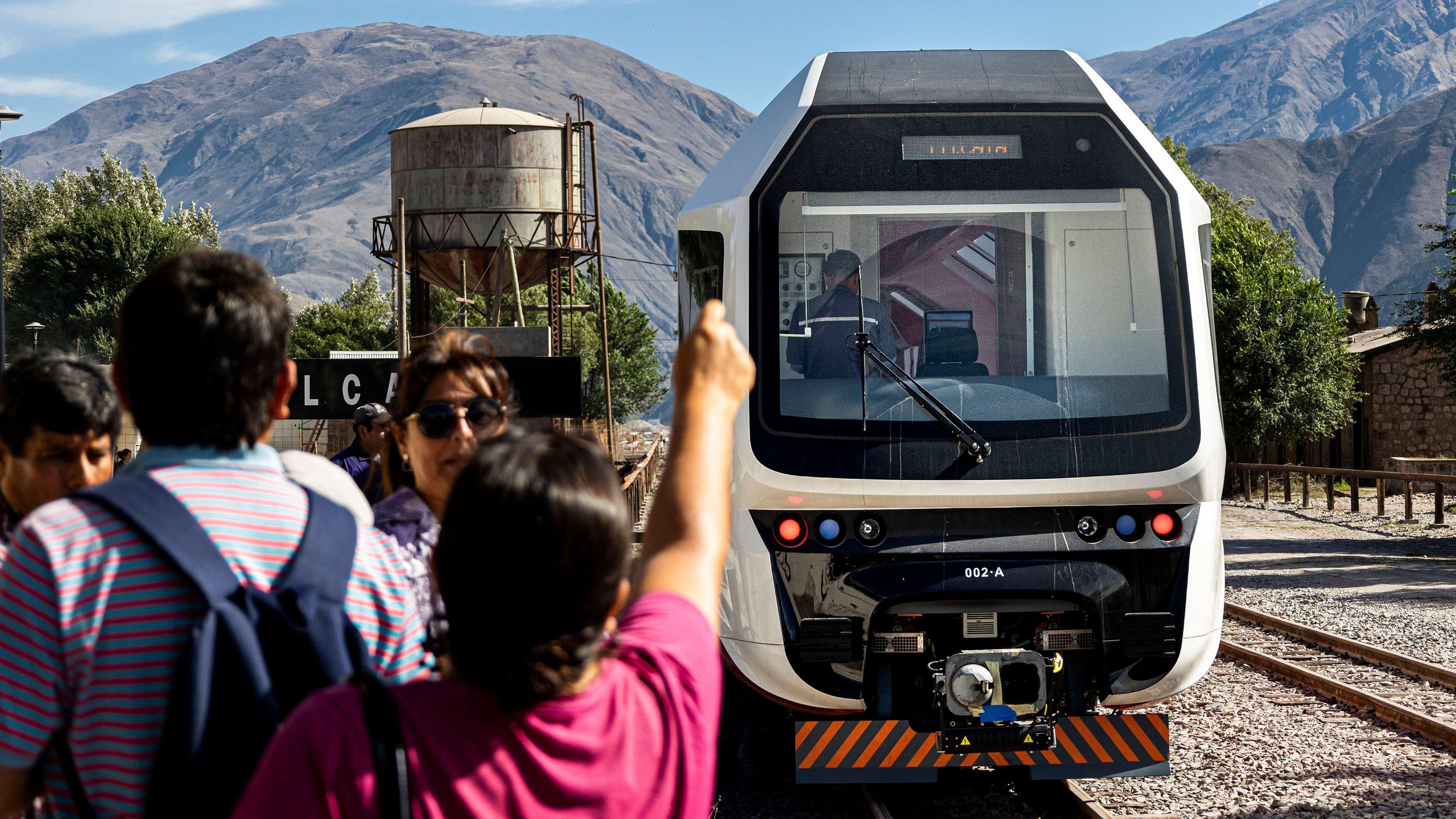 Tras 30 años, vuelve a circular un tren por la Quebrada de Humahuaca. Nicolás Guerrero FOTO Nicolás Guerrero