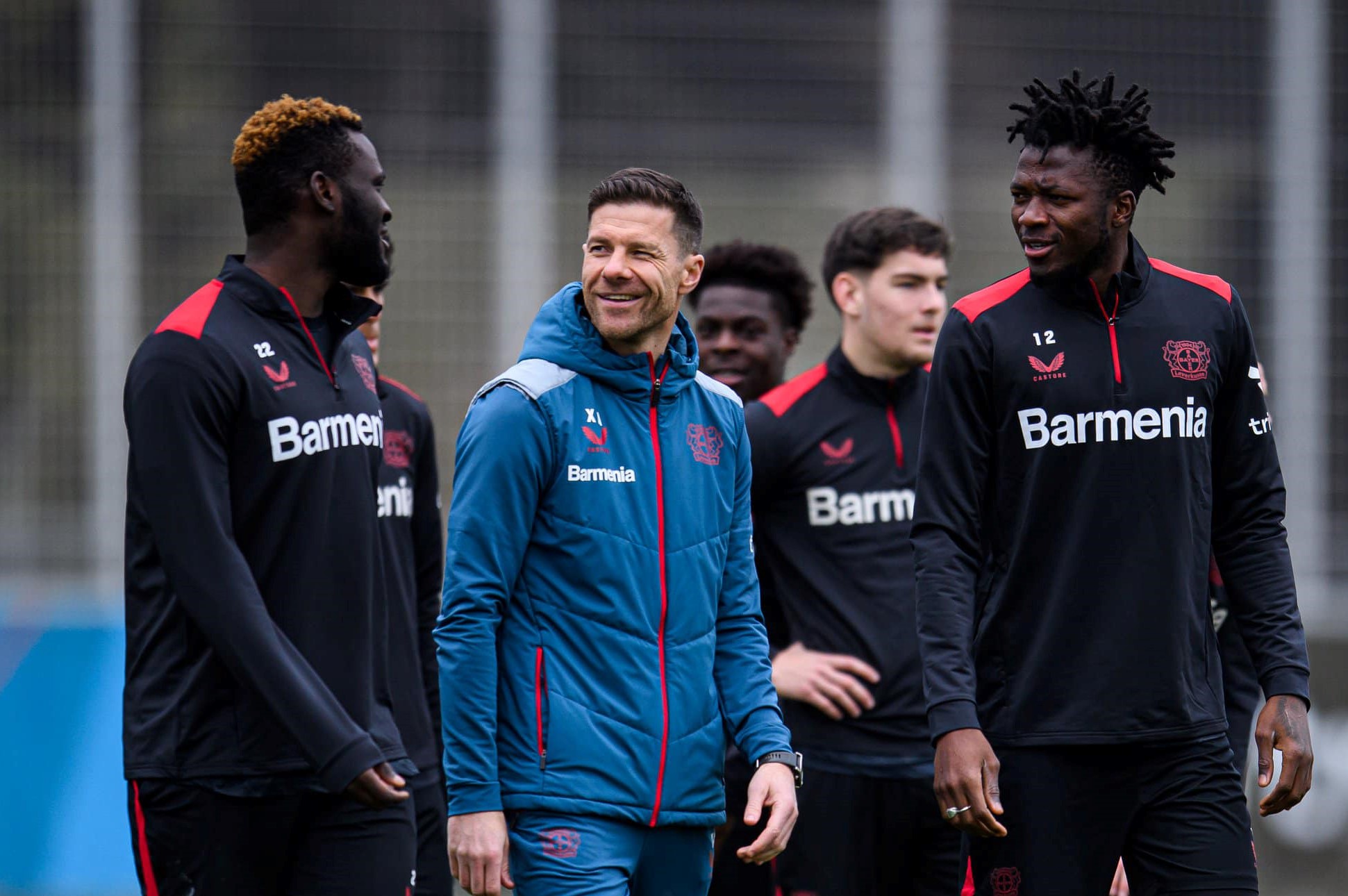 Alonso reveló que la semana pasada tuvo una conversacióncon la cúpula del club, en la que le comunicó que quería seguir en el Bayer Leverkusen.  (Foto Facebook Leverkusen).