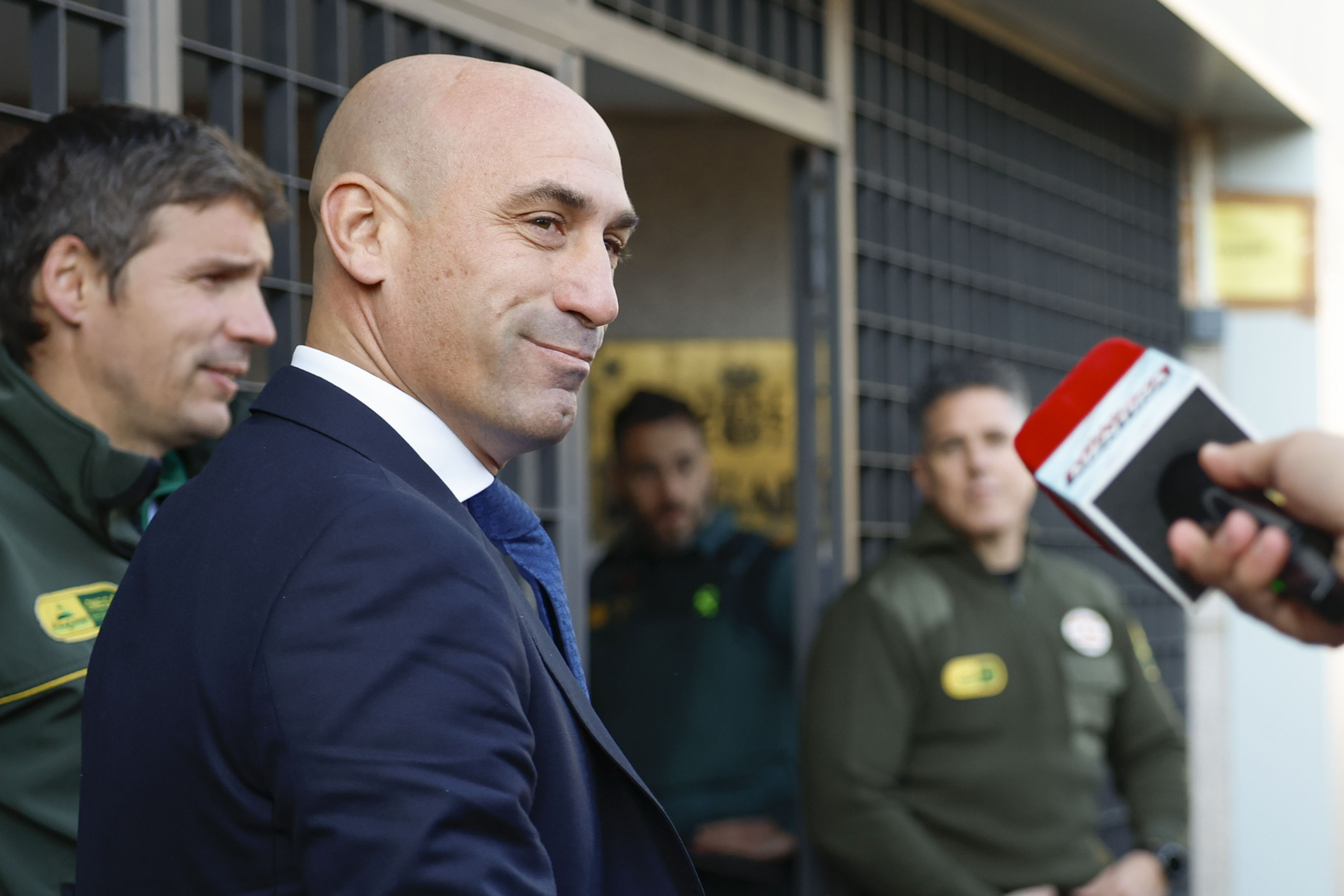 Luis Rubiales a su llegada al juzgado de instrucción número 4 de Majadahonda para declarar ante la jueza que le investiga por el contrato que llevó la Supercopa a Arabia Saudí.