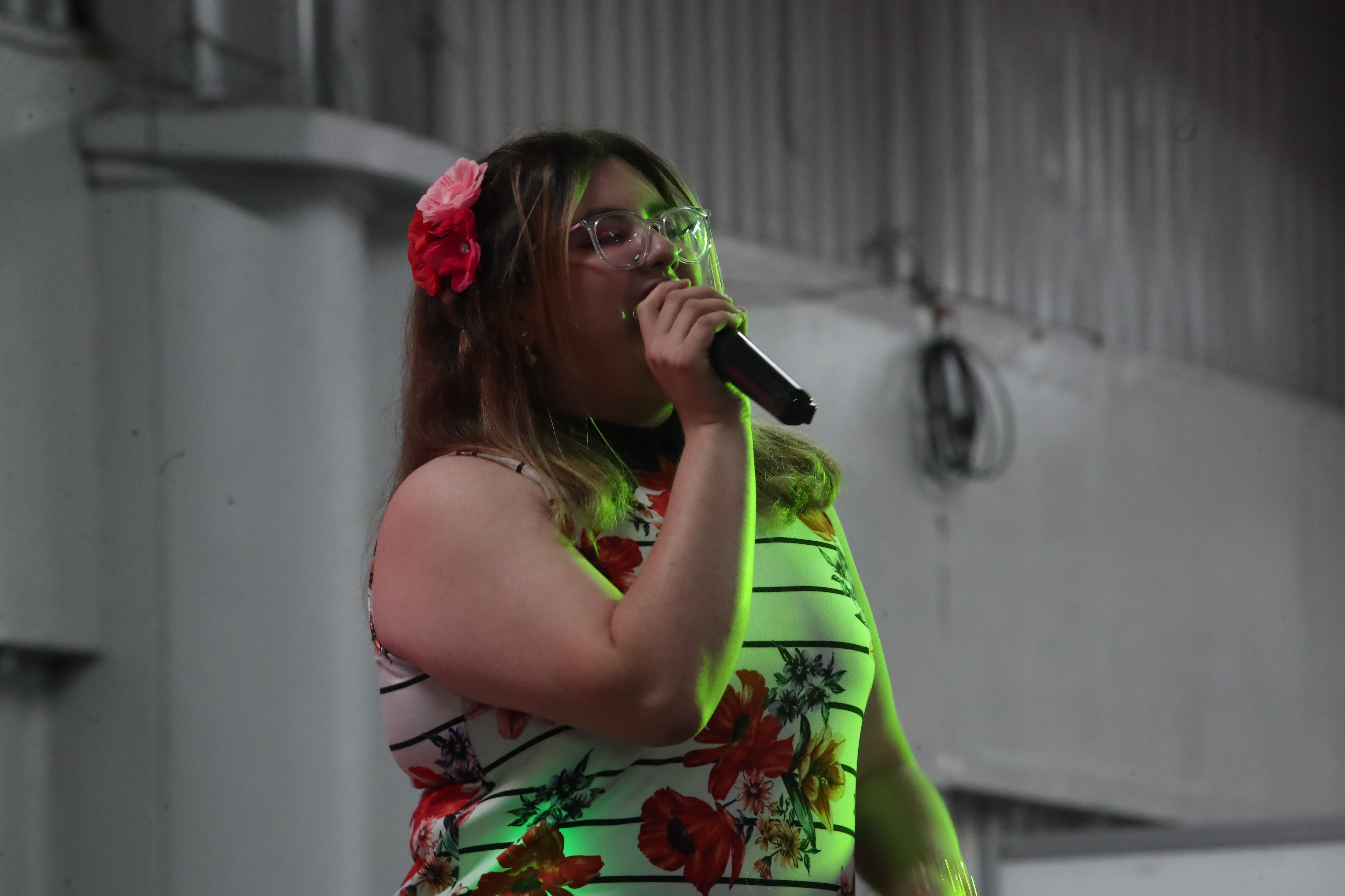 Los artistas locales deleitan a la multitud con increíbles presentaciones de canto inspiradas en los éxitos del K-Pop. (Fotografía Prensa Libre: Byron Rivera Baiza)
