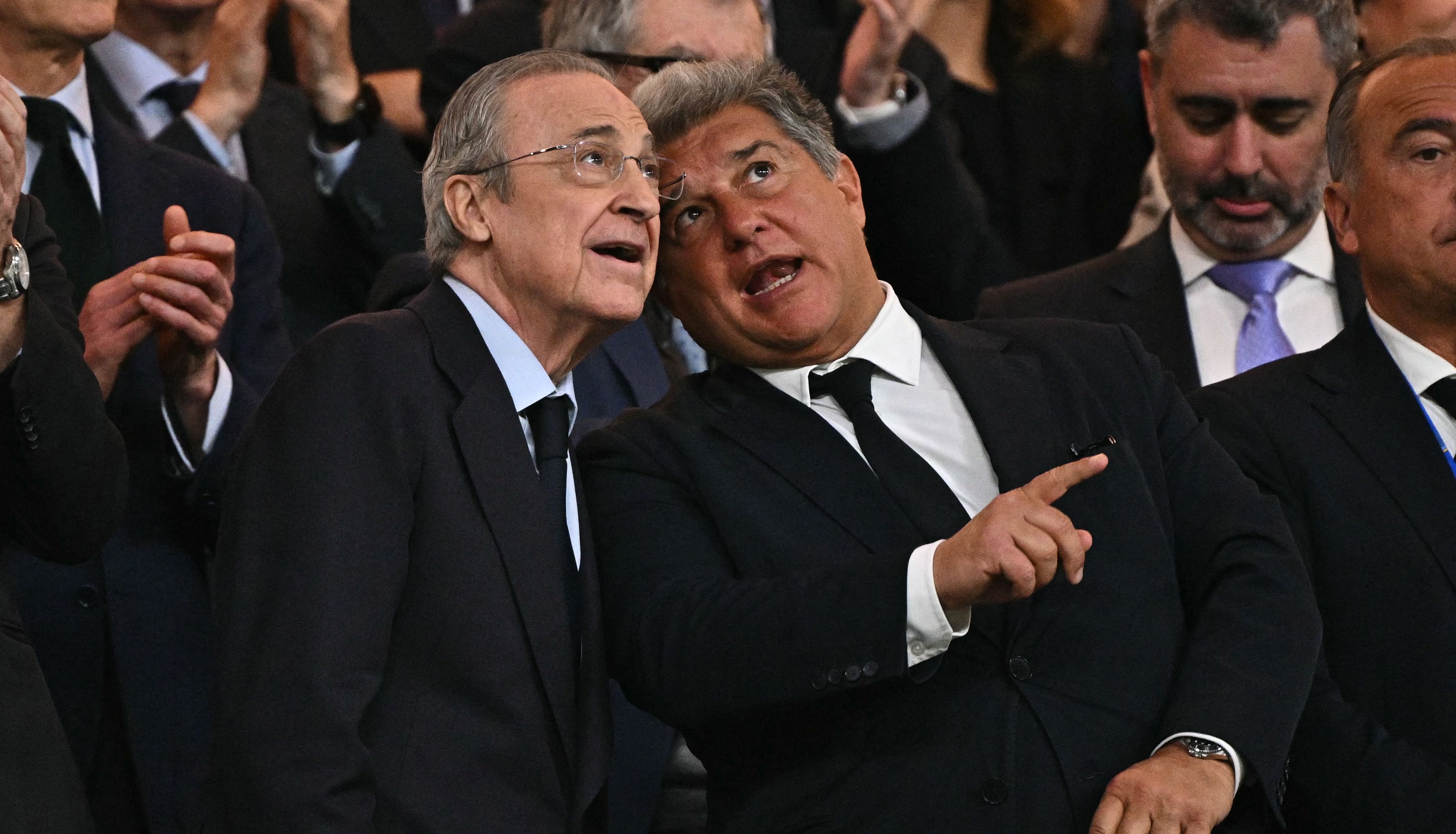 Florentino Pérez y Joan Laporta, presidentes del Real Madrid y Barcelona juntos durante el Clásico.