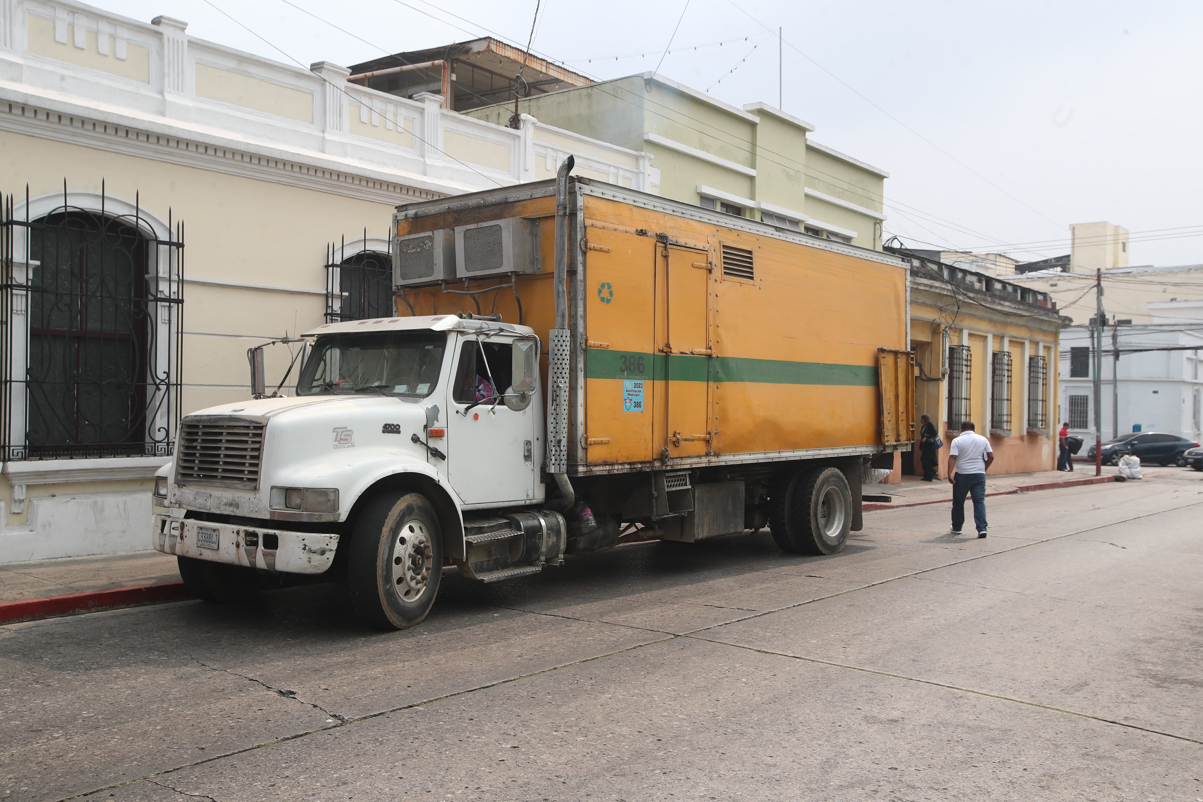 Recolectores de desechos fueron atacados a balazos en la zona 1 capitalina. (Foto Prensa Libre: Byron Baiza)