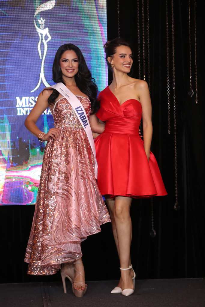 Miss Guatemala Contest 2024 entrega de bandas oficiales