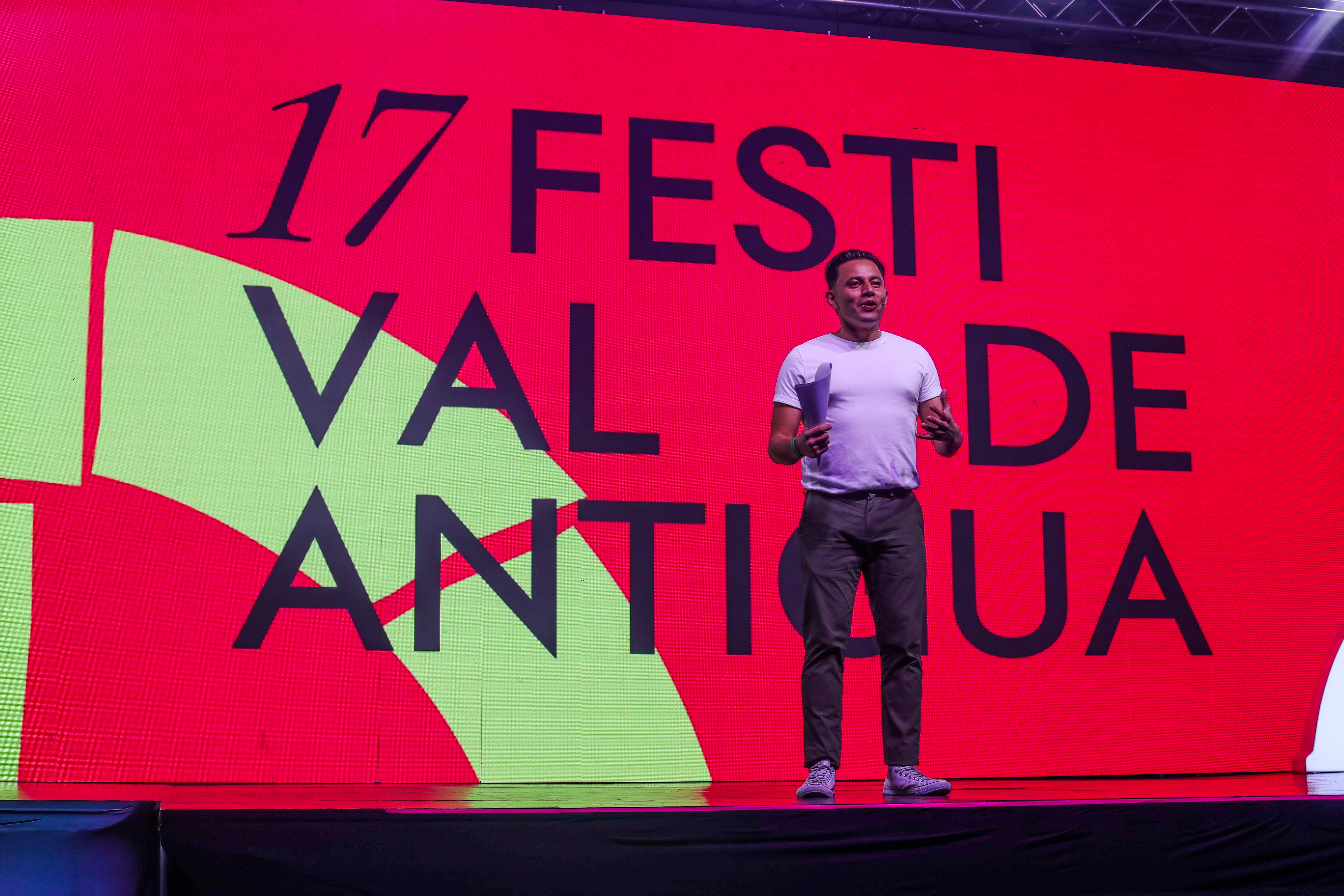 El Festival de Antigua 2024 (FDA) es un evento organizado por la Comunidad de Empresas de Comunicación de Guatemala (La Comunidad Guatemala) desde hace ya 17 años. Este festival impulsa la generación de ideas con conferencistas nacionales e internacionales y brinda reconocimientos a los creadores de ideas creativas. (Fotografía Prensa Libre: Juan Diego González)
