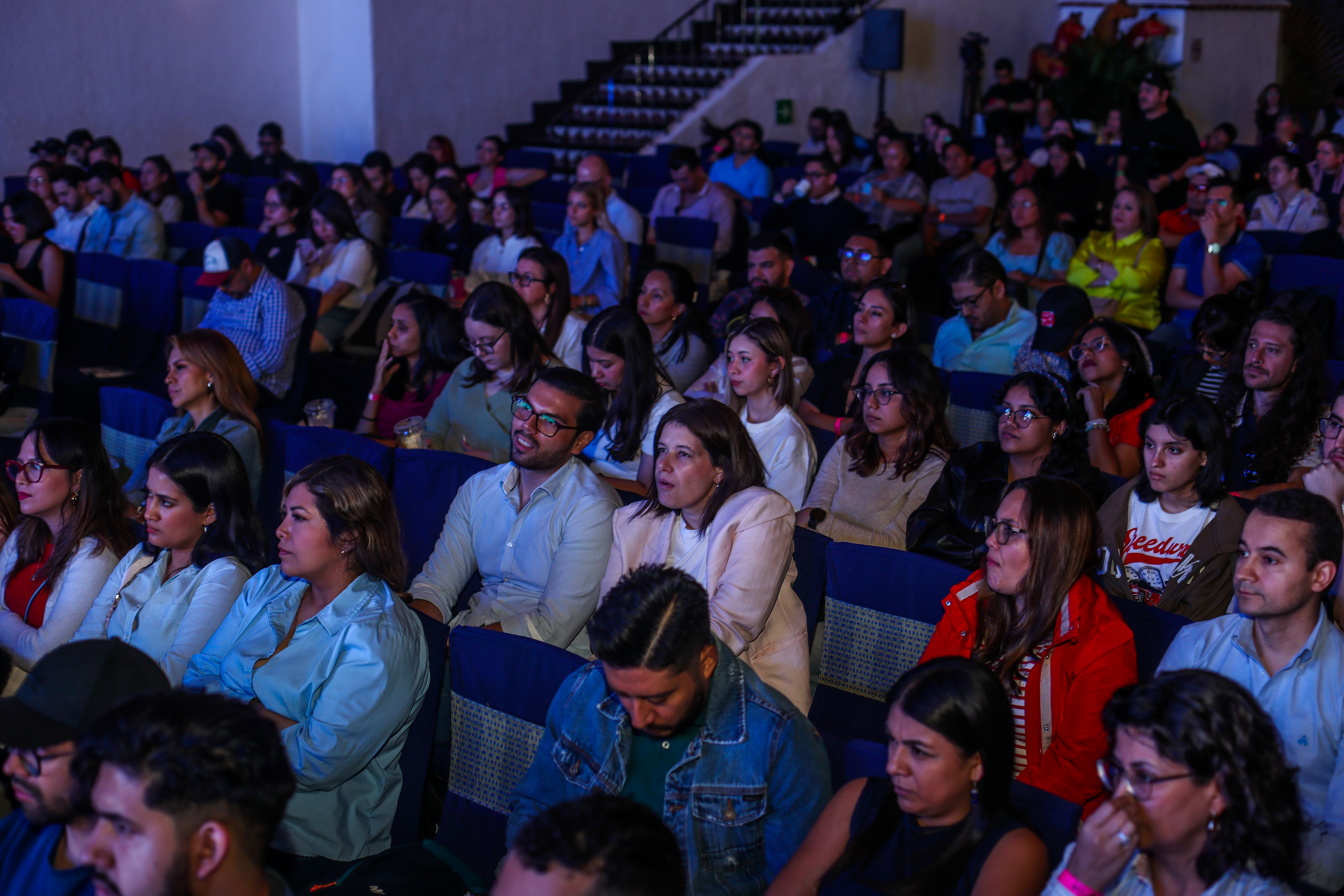 Este primer día de actividades, los temas principales giran alrededor de la inteligencia artificial, el marketing digital y el análisis avanzado del consumidor a través de grandes volúmenes de datos (Big Data). (Fotografía Prensa Libre: Juan Diego González)