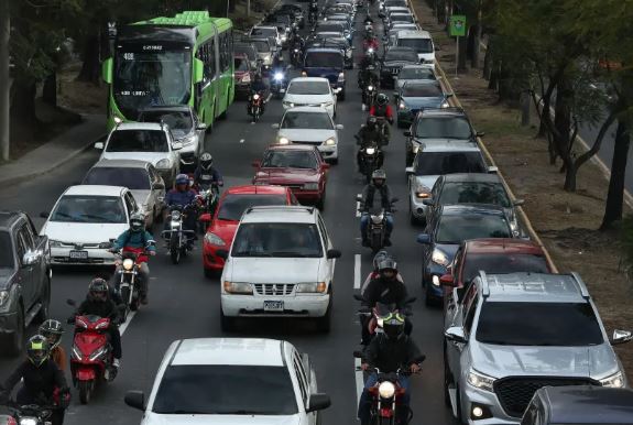 Tránsito vehicular en la capital