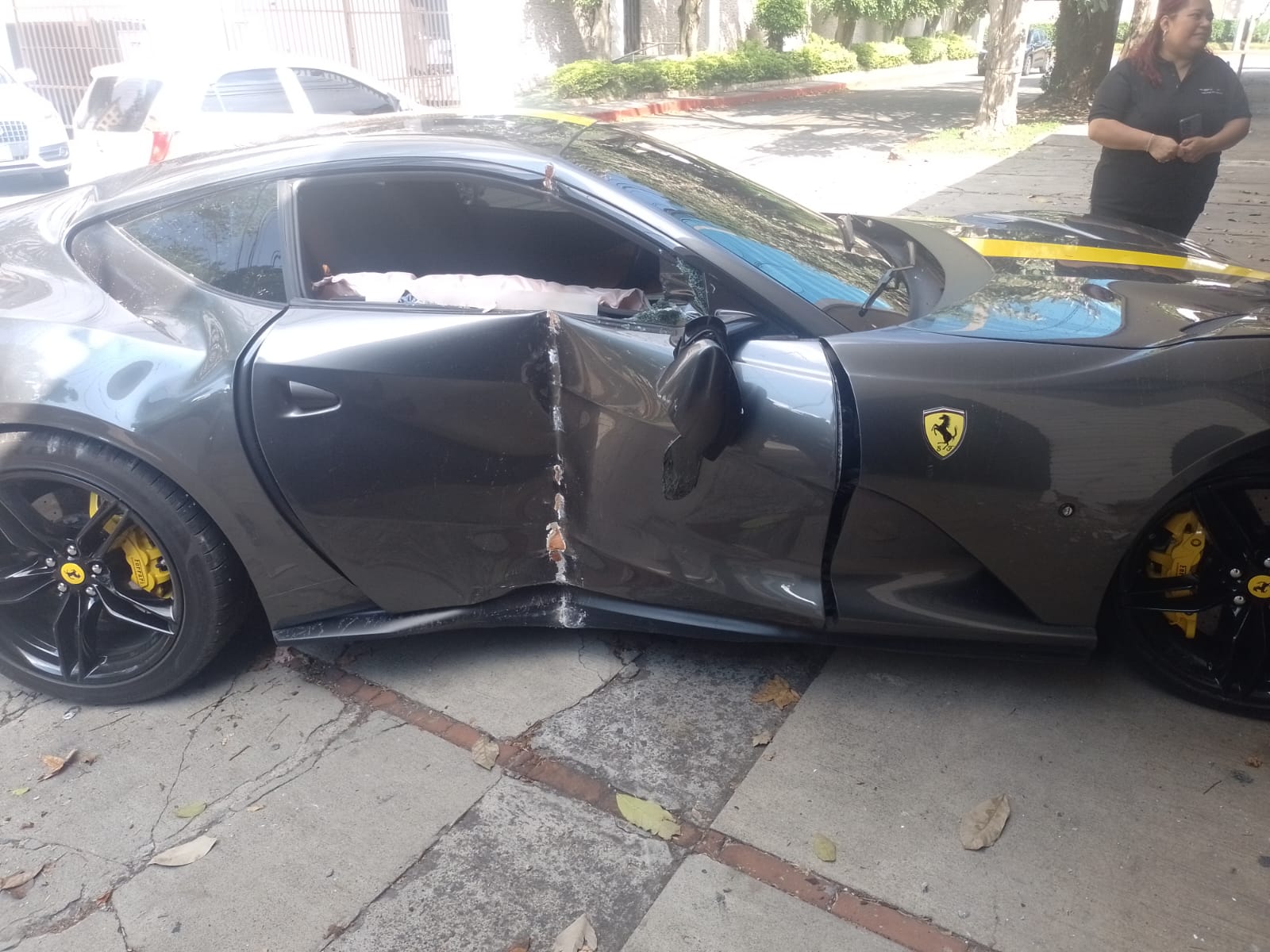 accidente ferrari zona 14 (1)