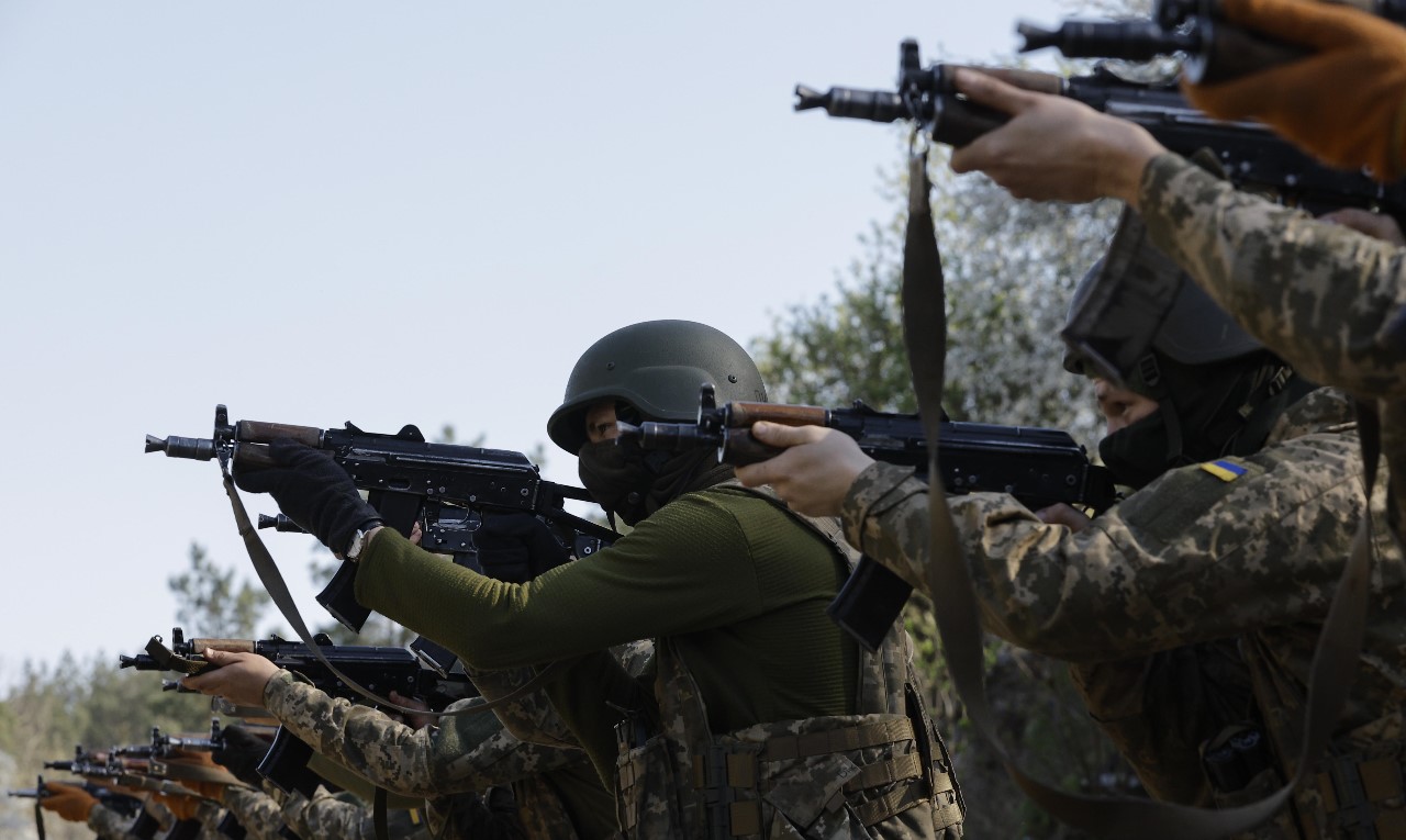 Estados Unidos y sus aliados han invertido más de un cuarto de billón de dólares en la guerra, con pocos resultados concretos. (Foto Prensa Libre: EFE)