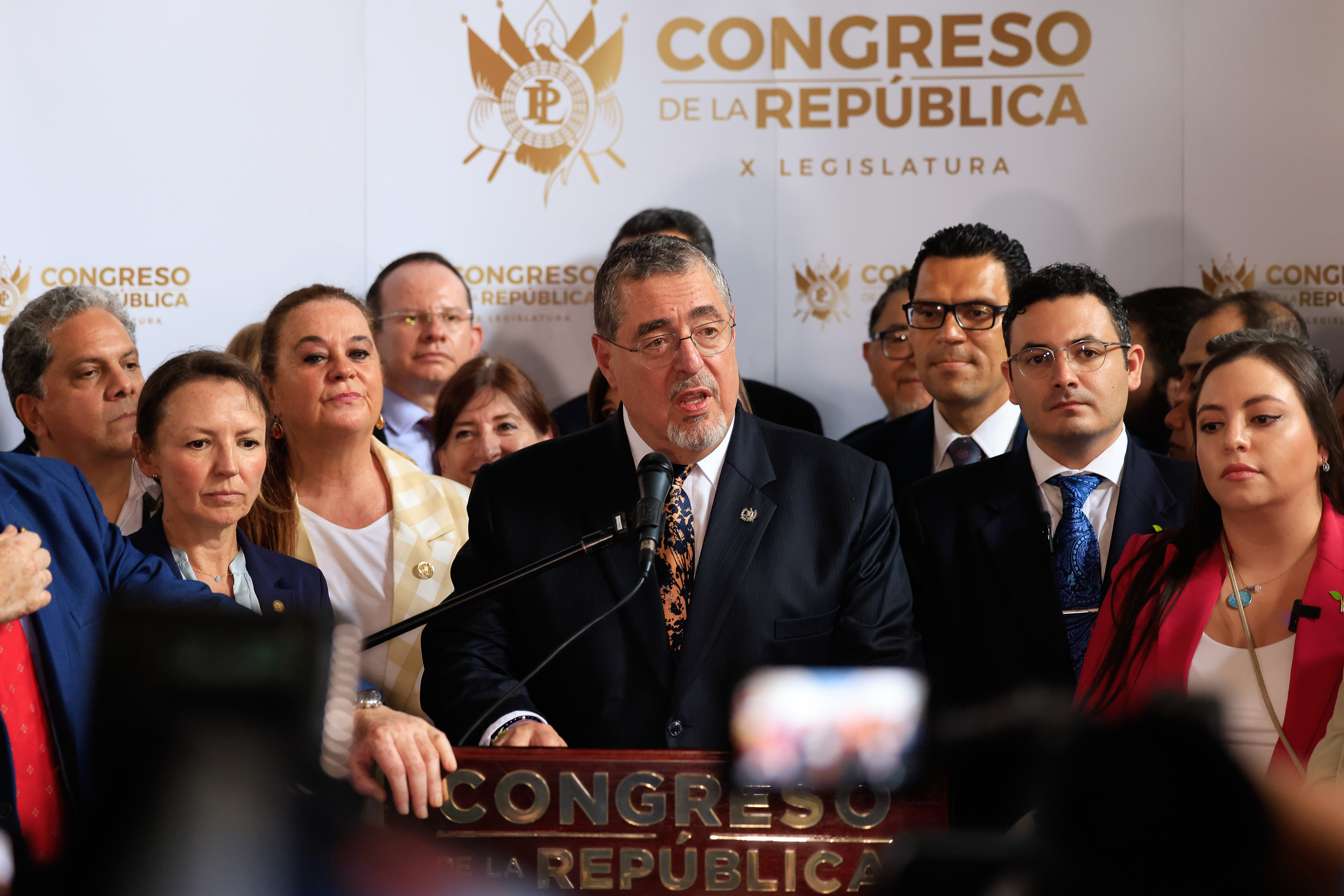 El presidente presentó al Congreso una iniciativa de ley el pasado 6 de mayo, pero no ha obtenido apoyo del Congreso. Ahora buscaría consensos para una medida de excepción. Fotografía: EFE/ Danilo Ramírez.