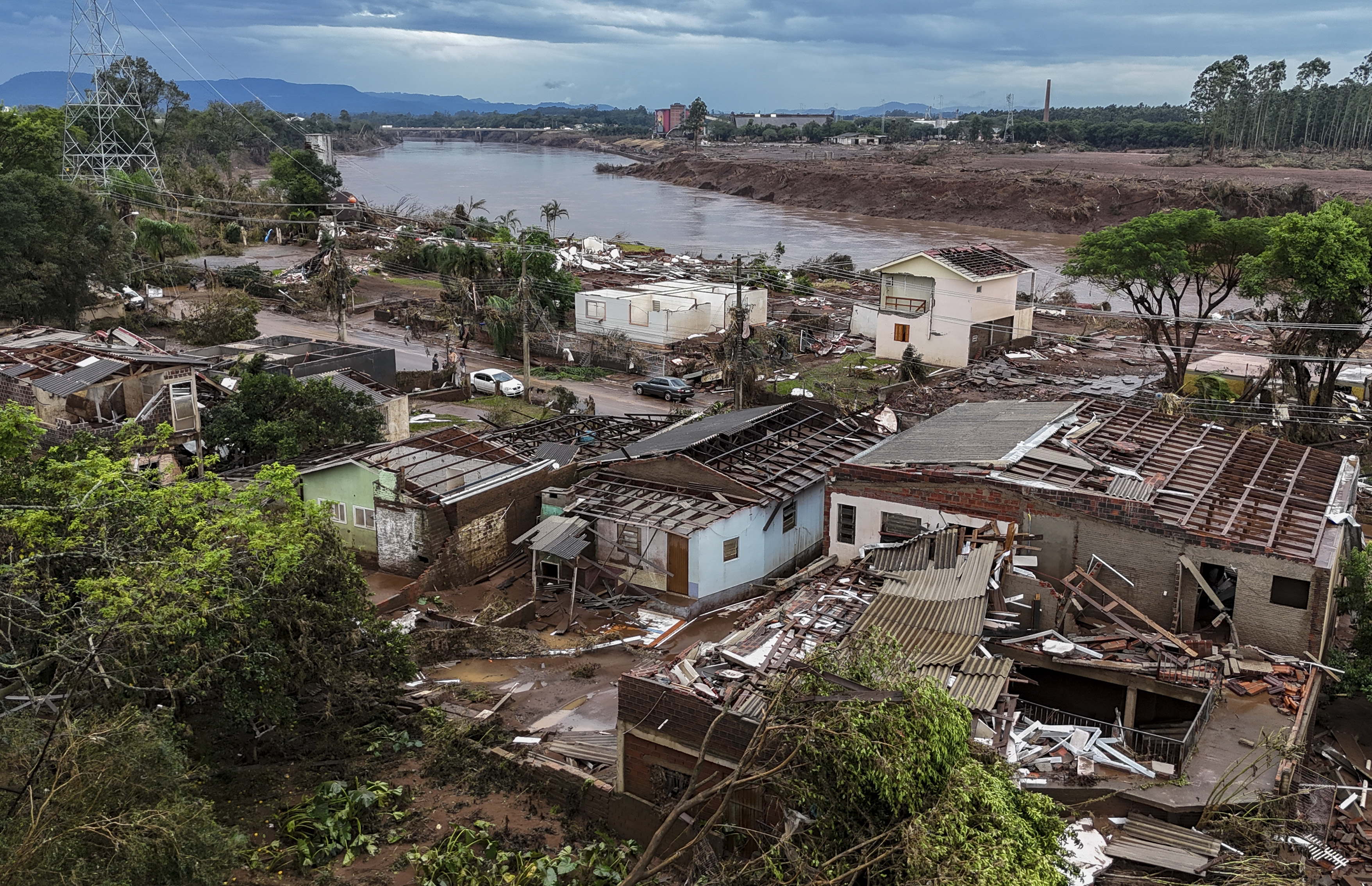 Brasil supera las 100 muertes por las inundaciones en la región sur del país