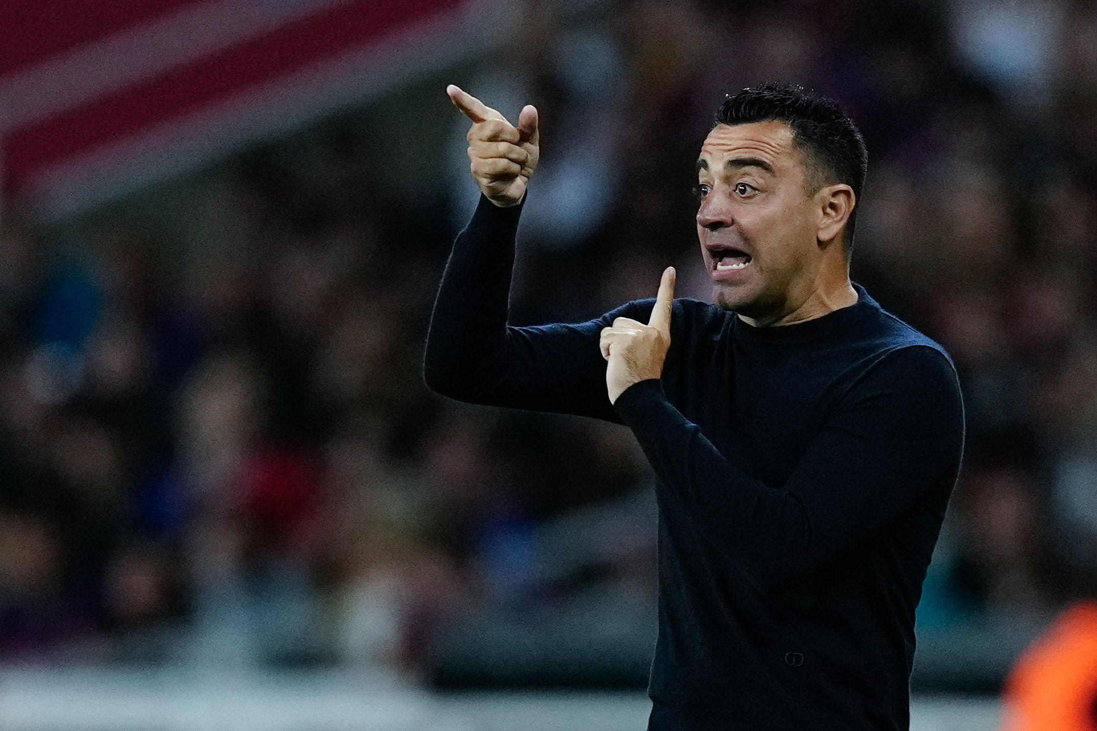 El entrenador del FC Barcelona, Xavi Hernández, durante el encuentro correspondiente a la jornada 35 en Primera División que FC Barcelona y Real Sociedad disputaron.