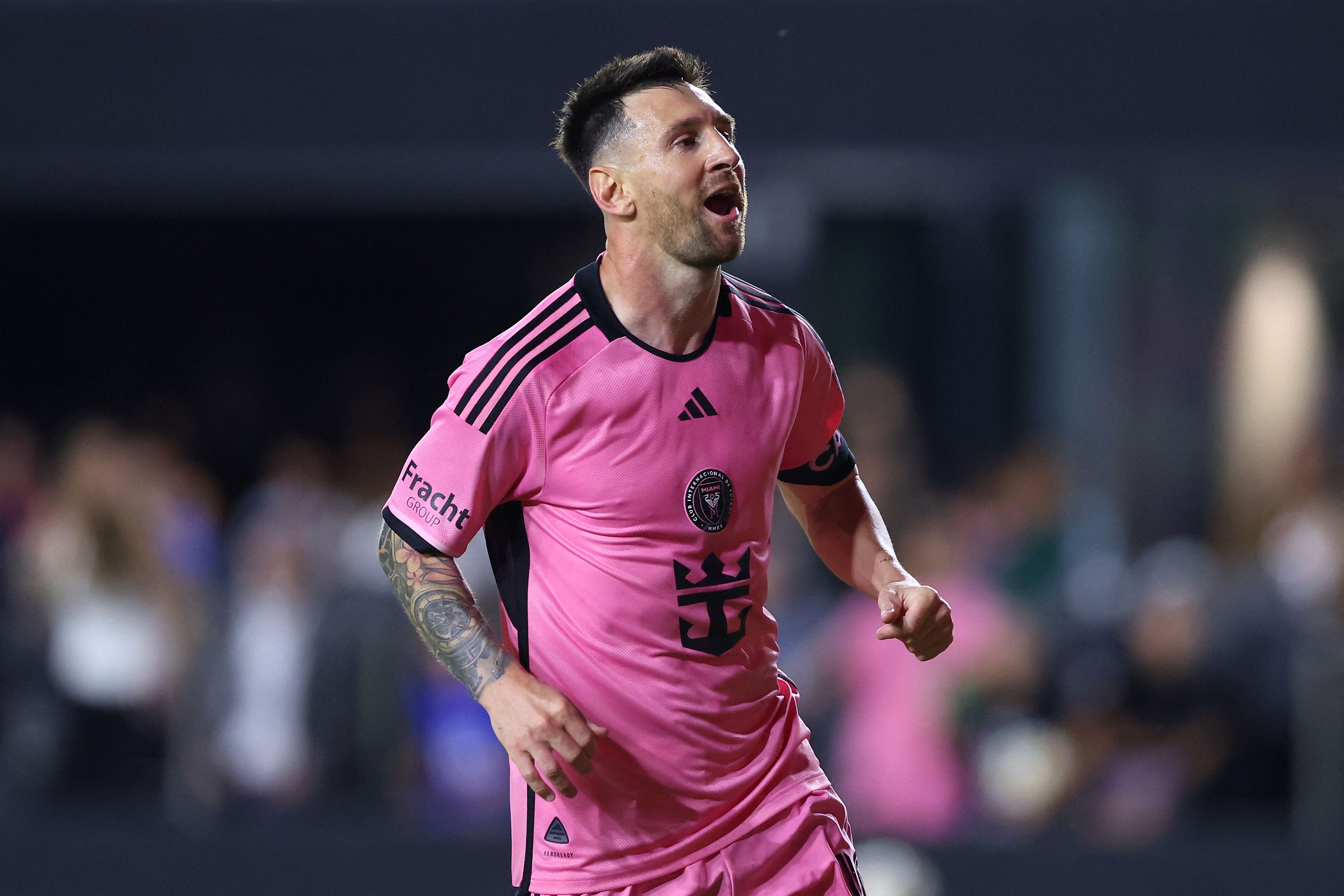 Lionel Messi celebra después de haber anotado en el partido contra el New York Red Bulls. (Foto Prensa Libre: AFP).