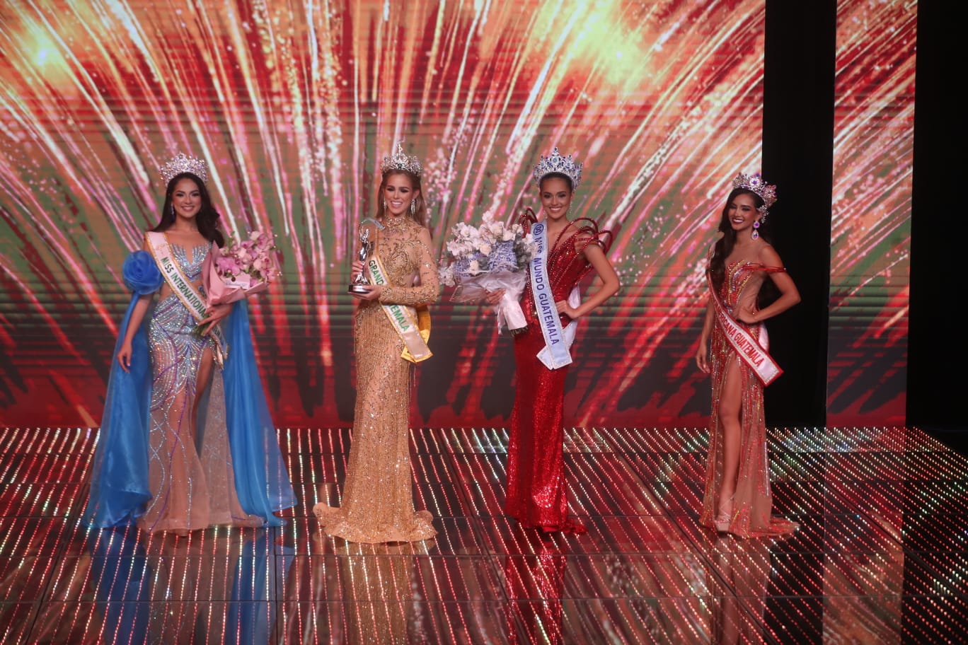 Las candidatas representarán al país en certámenes internacionales de Miss Mundo, Miss Grand International, Miss International y Reina Hispanoamérica.  (Foto Prensa Libre: Juan Diego González)